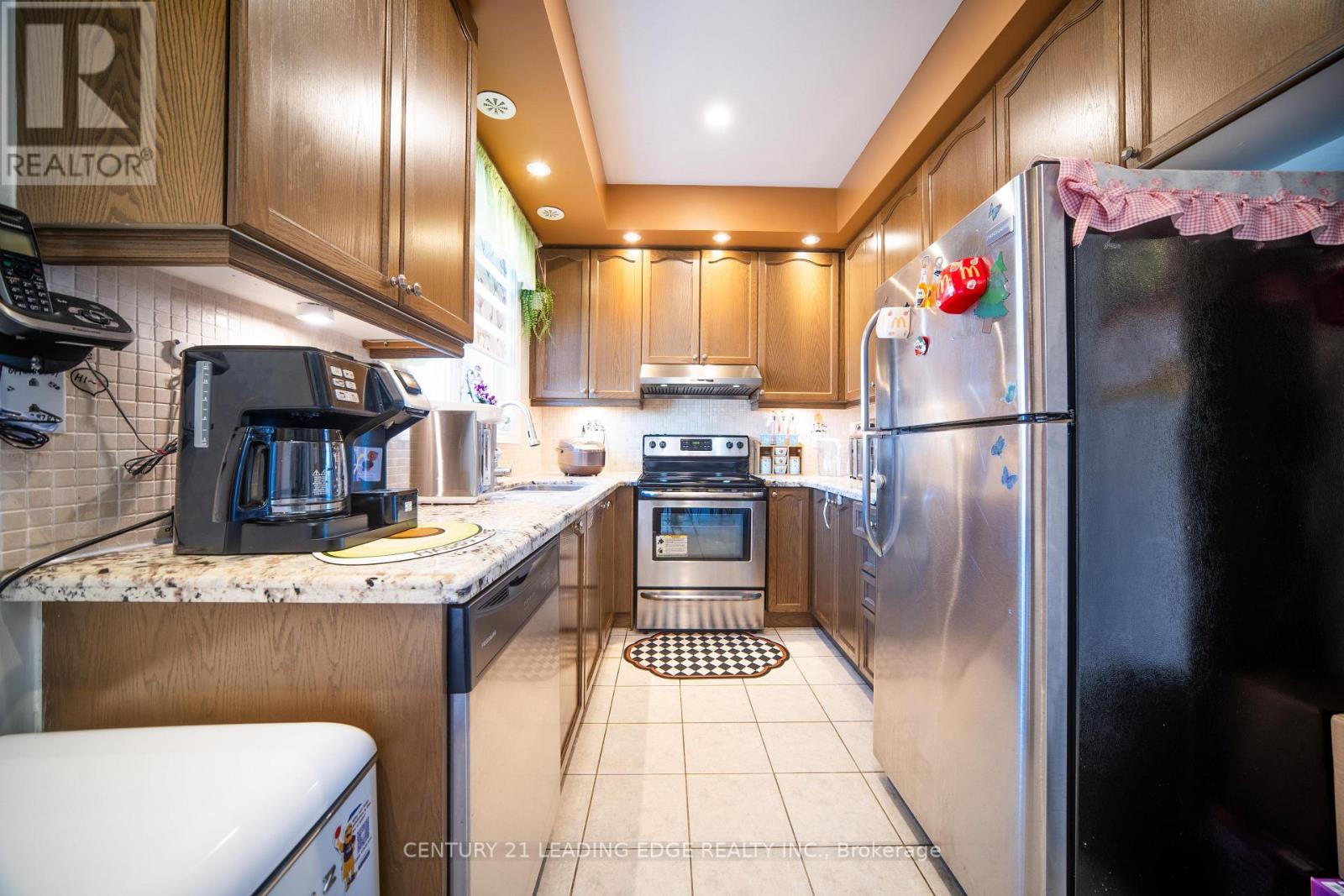 5 Dearie Lane, Markham, Ontario  L3R 2L8 - Photo 6 - N12434375