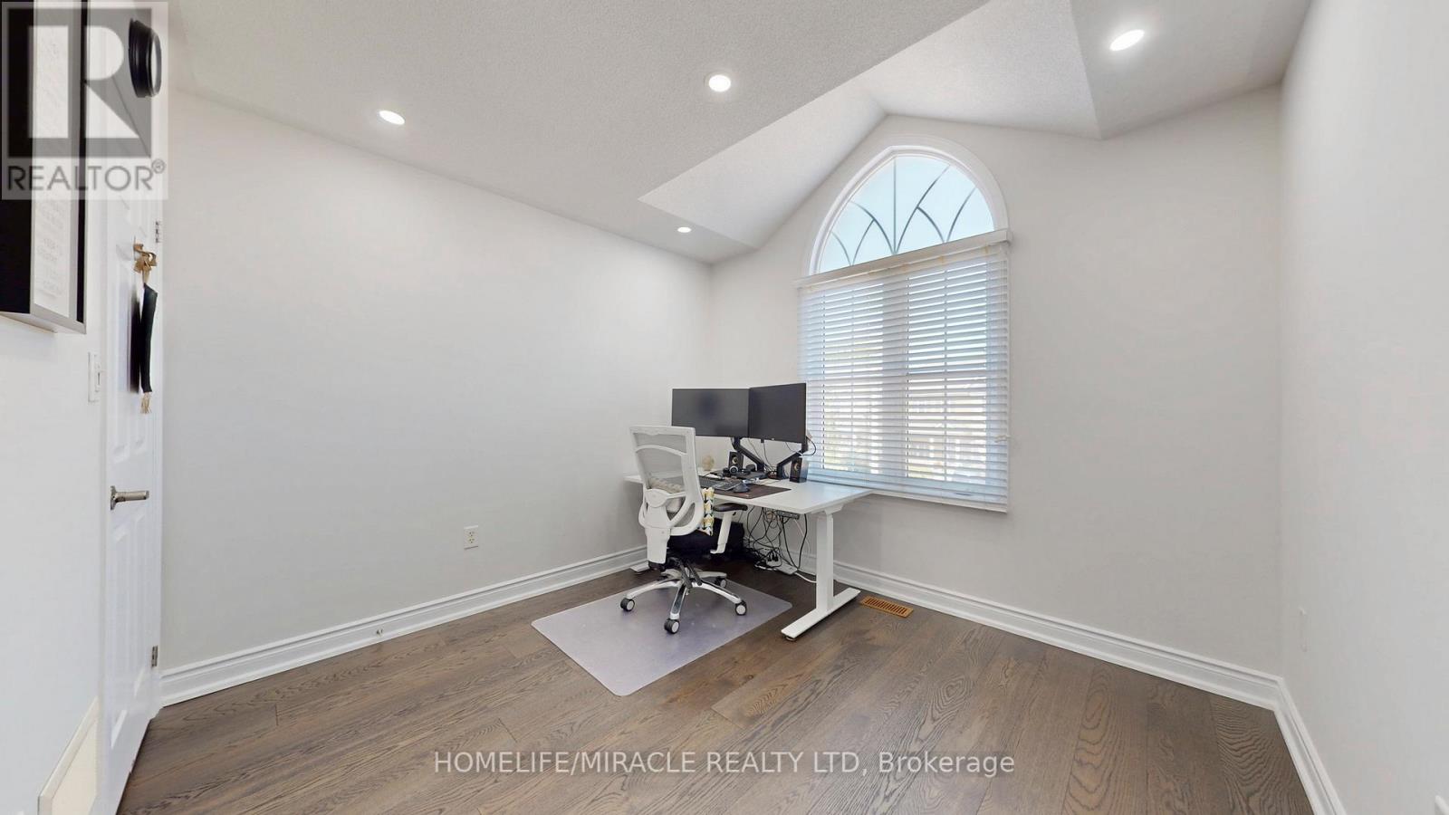54 Dougherty Crescent, Whitchurch-Stouffville, Ontario  L4A 0A1 - Photo 19 - N12434378