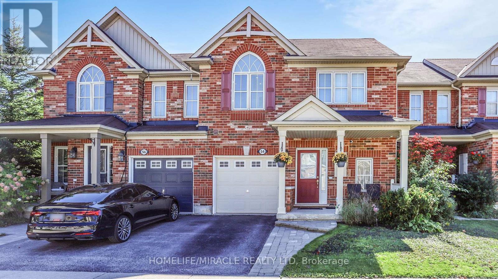 54 Dougherty Crescent, Whitchurch-Stouffville, Ontario  L4A 0A1 - Photo 2 - N12434378