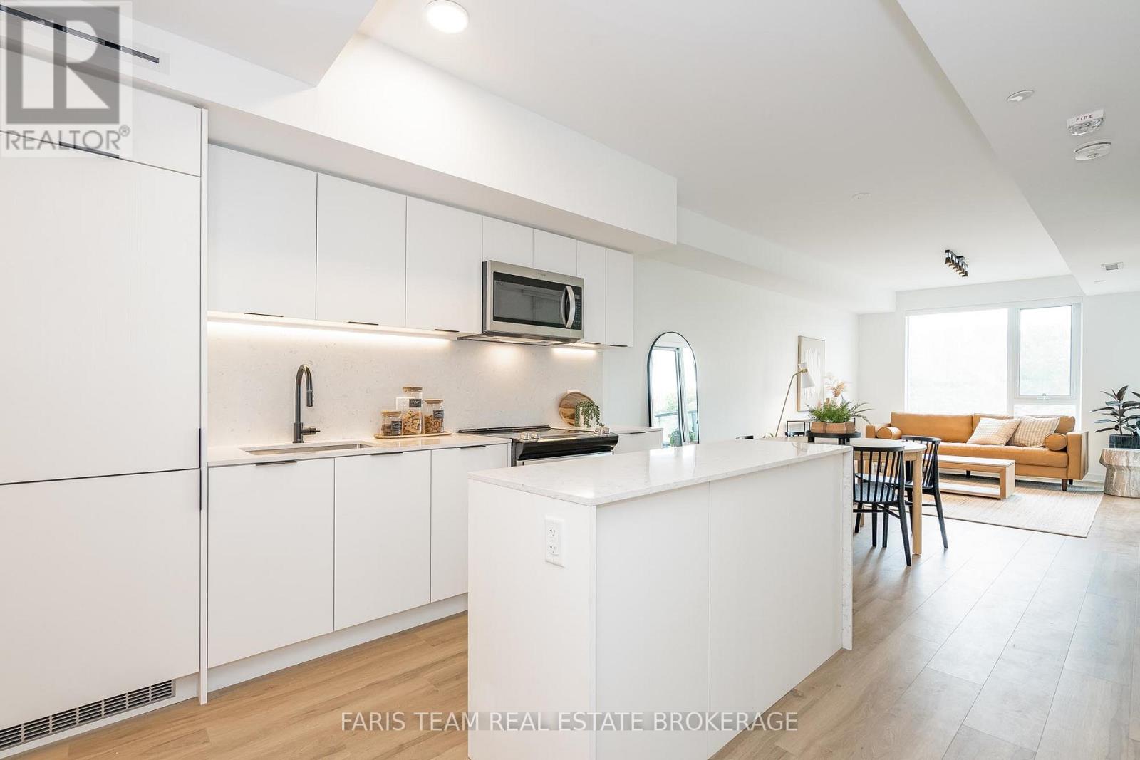 209 - 31 Huron Street, Collingwood, Ontario  L9Y 1C3 - Photo 7 - S12434380