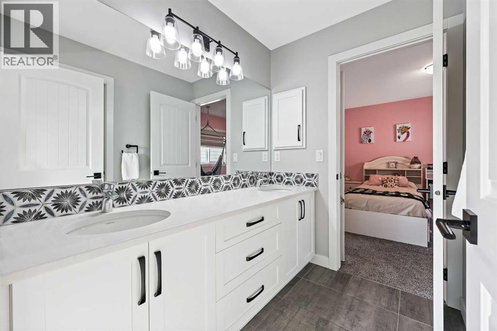 34 Coach Ridge Point Sw, Calgary, Alberta  T3H 2A7 - Photo 30 - A2259480
