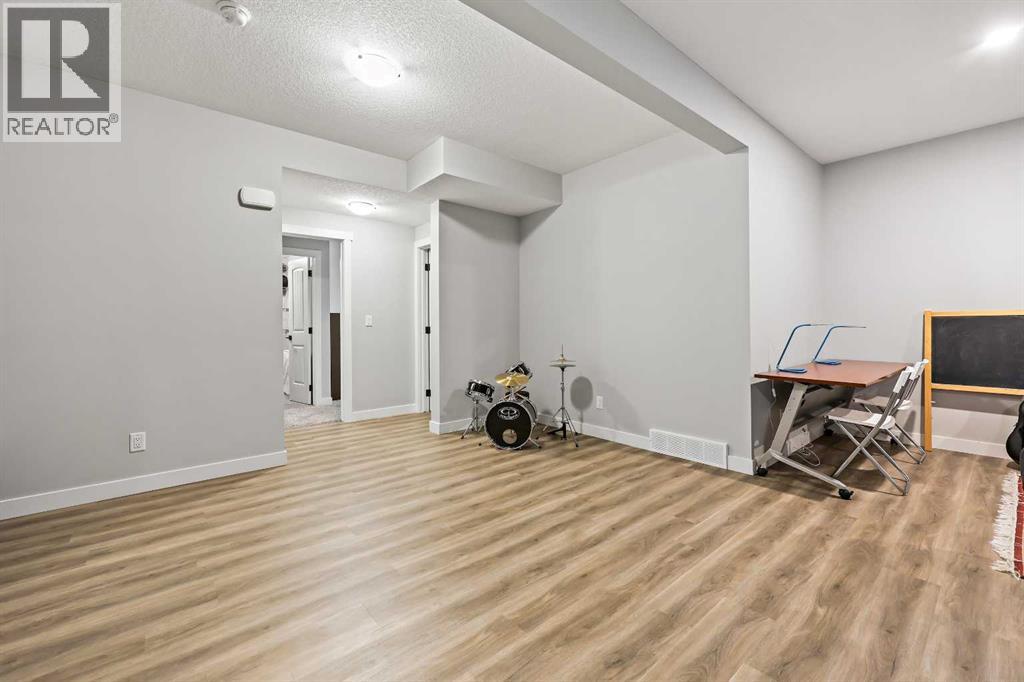 34 Coach Ridge Point Sw, Calgary, Alberta  T3H 2A7 - Photo 39 - A2259480