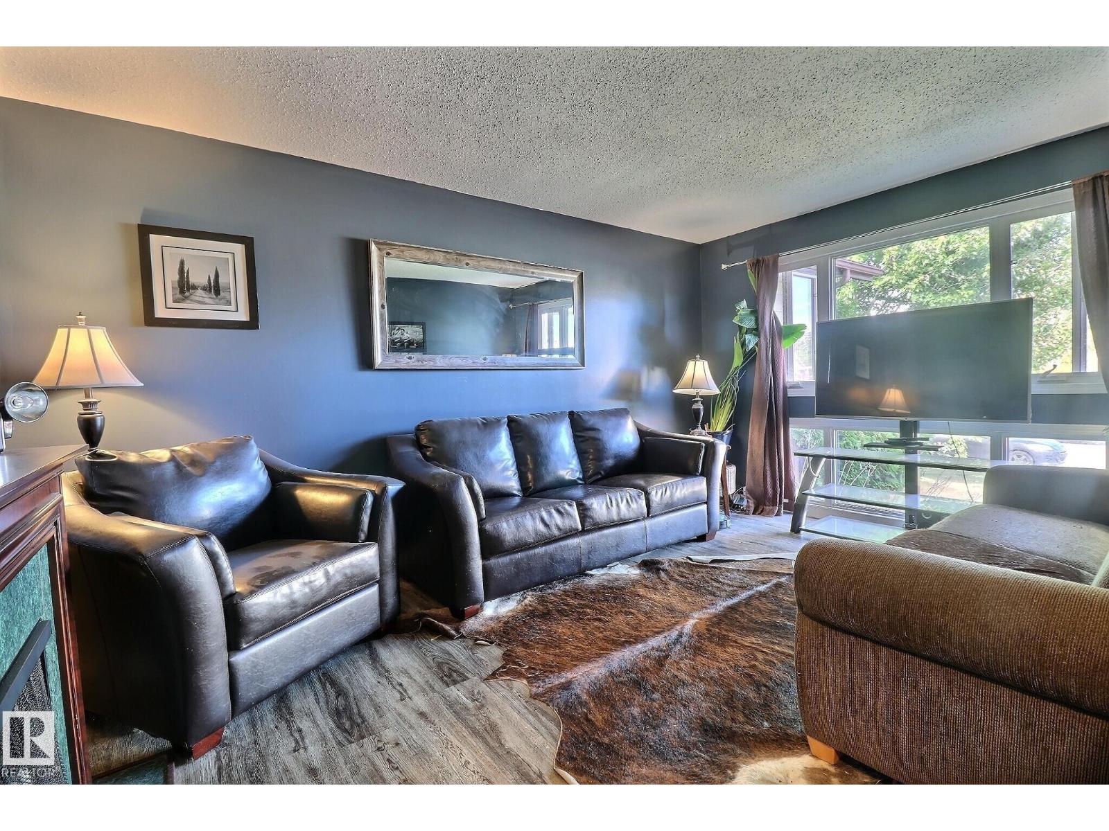5315 39 Av Nw, Edmonton, Alberta  T6L 1P3 - Photo 3 - E4460073