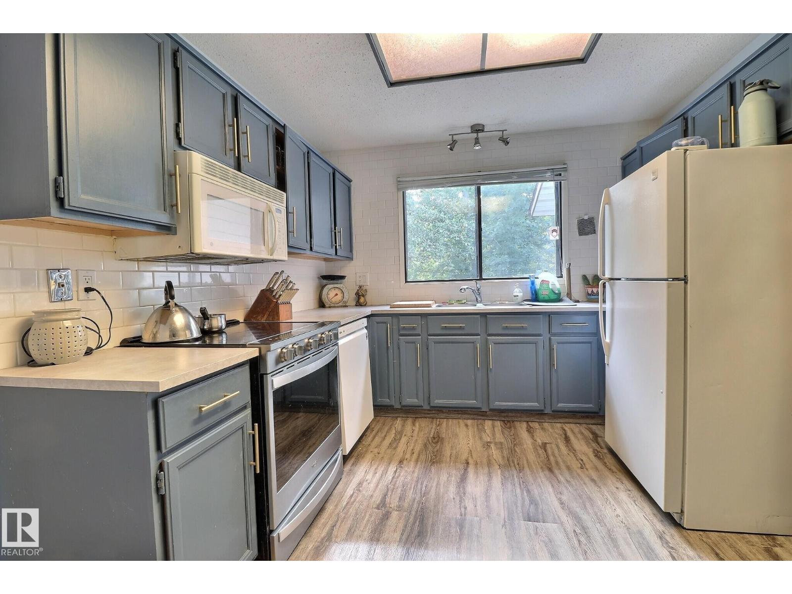 5315 39 Av Nw, Edmonton, Alberta  T6L 1P3 - Photo 7 - E4460073