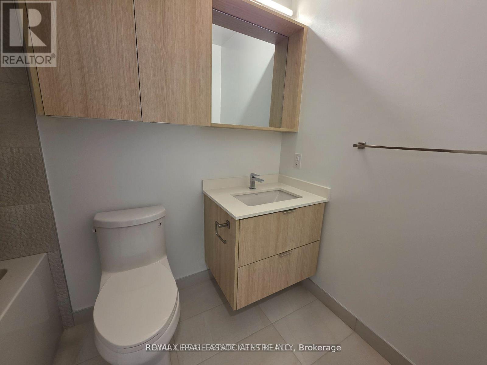 524 - 5105 Hurontario Street, Mississauga, Ontario  L4Z 3X7 - Photo 9 - W12434317