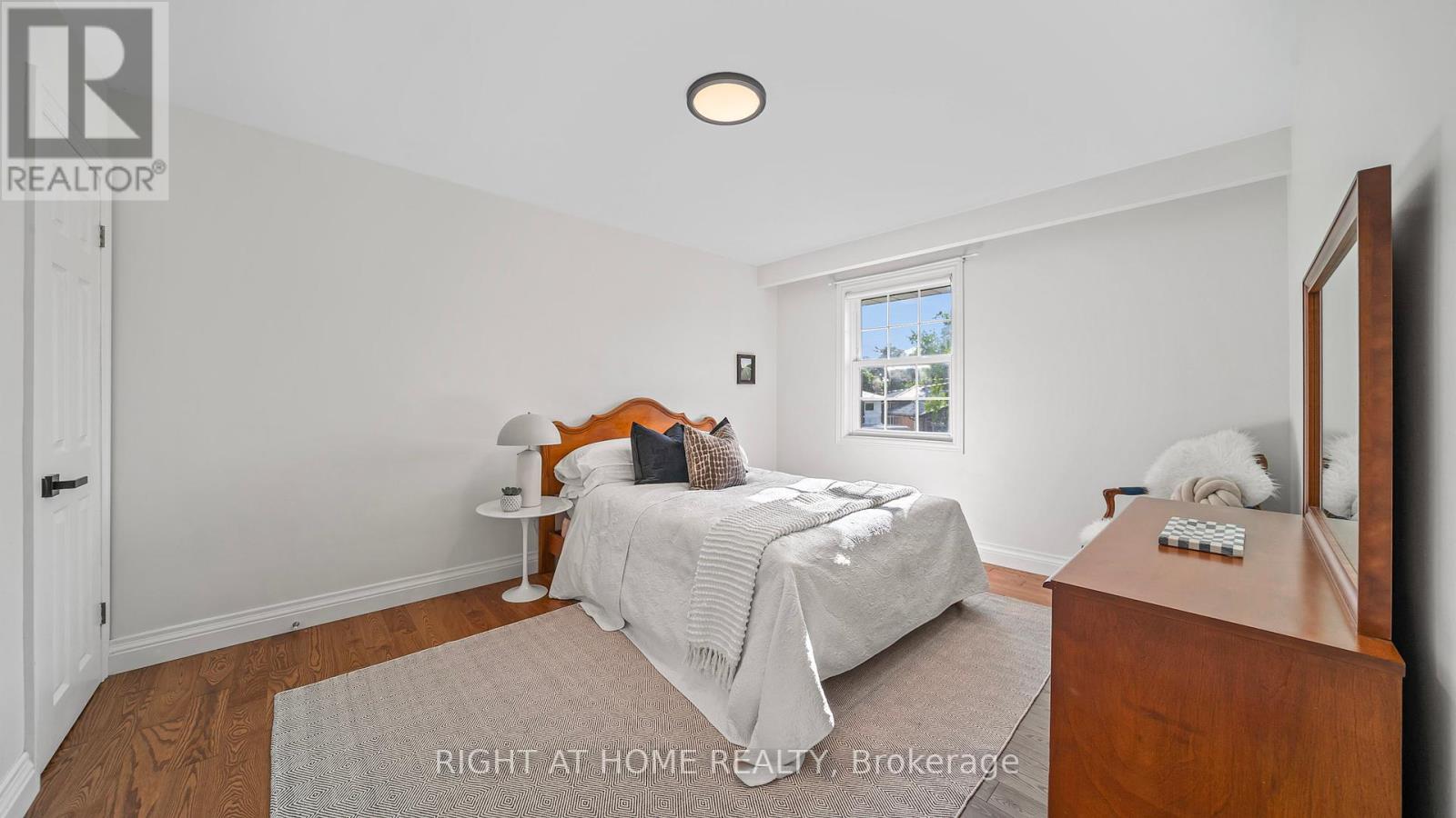 17 Glen Meadow Court, Toronto, Ontario  M9B 5B9 - Photo 19 - W12434330