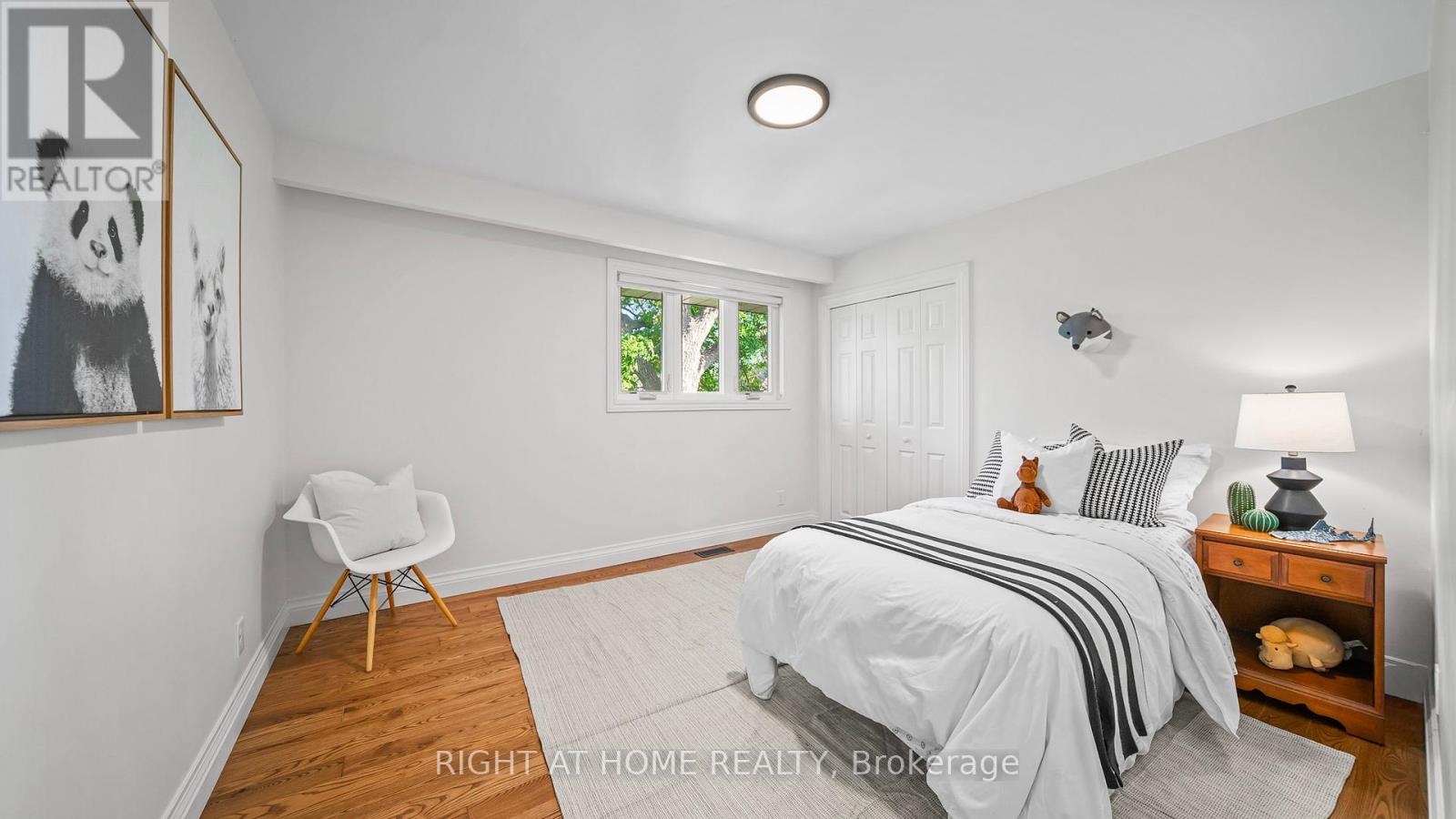 17 Glen Meadow Court, Toronto, Ontario  M9B 5B9 - Photo 20 - W12434330