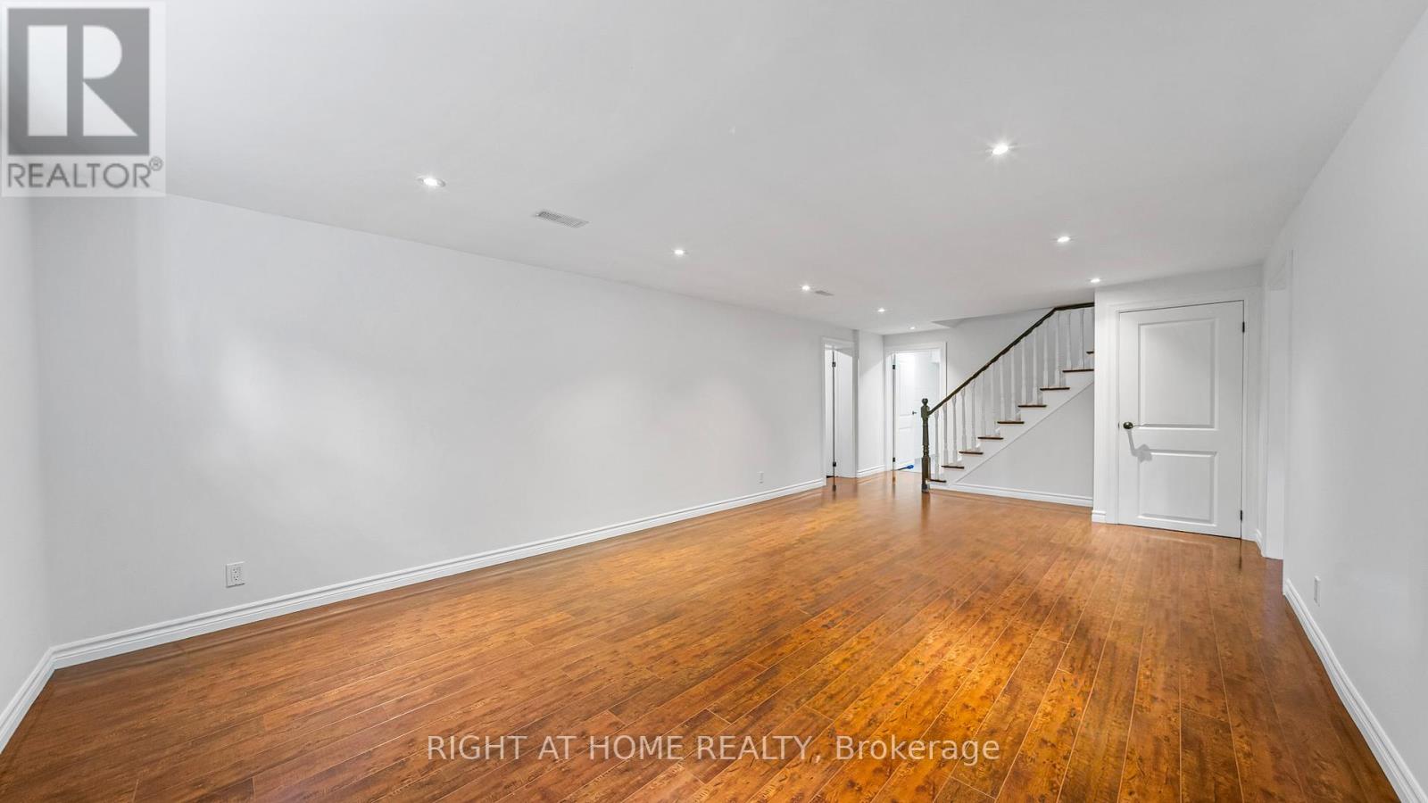 17 Glen Meadow Court, Toronto, Ontario  M9B 5B9 - Photo 23 - W12434330