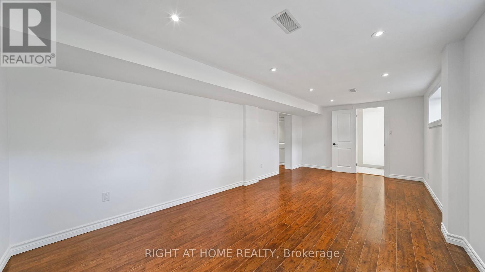17 Glen Meadow Court, Toronto, Ontario  M9B 5B9 - Photo 26 - W12434330