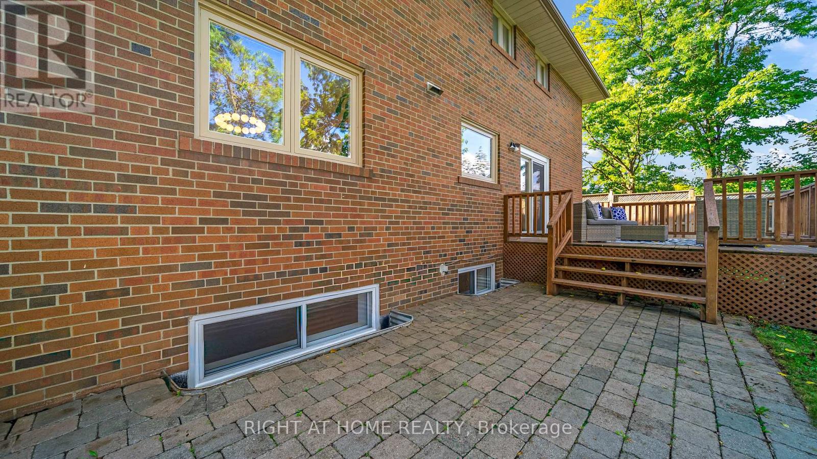 17 Glen Meadow Court, Toronto, Ontario  M9B 5B9 - Photo 33 - W12434330
