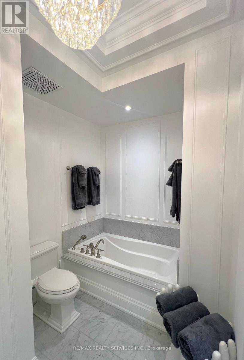 1003 - 111 Forsythe Street, Oakville, Ontario  L6K 3J9 - Photo 12 - W12434333