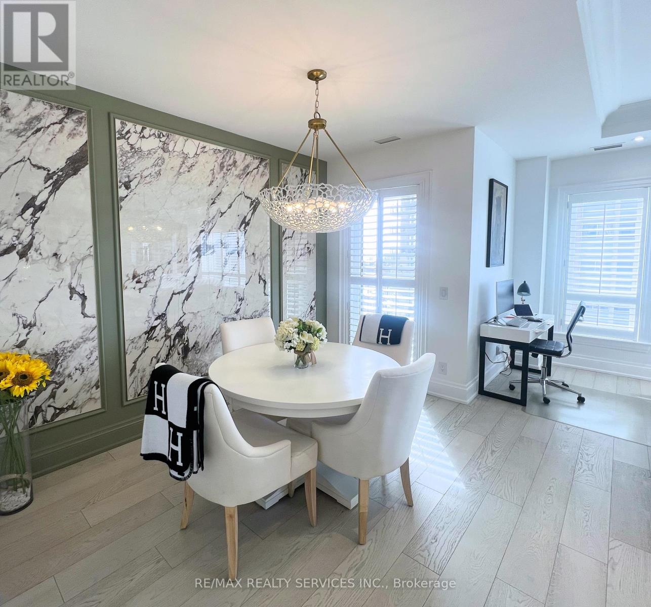 1003 - 111 Forsythe Street, Oakville, Ontario  L6K 3J9 - Photo 6 - W12434333