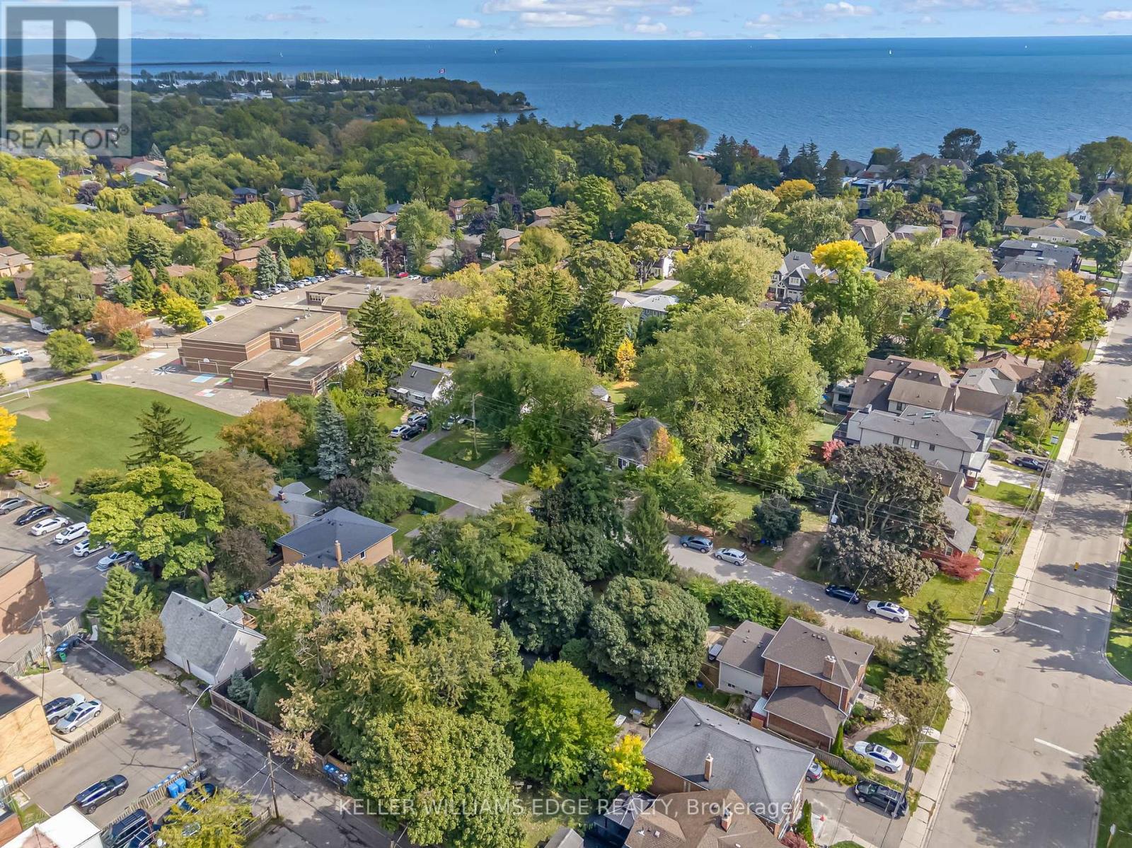 63 Minnewawa Road, Mississauga, Ontario  L5G 1C6 - Photo 18 - W12434339