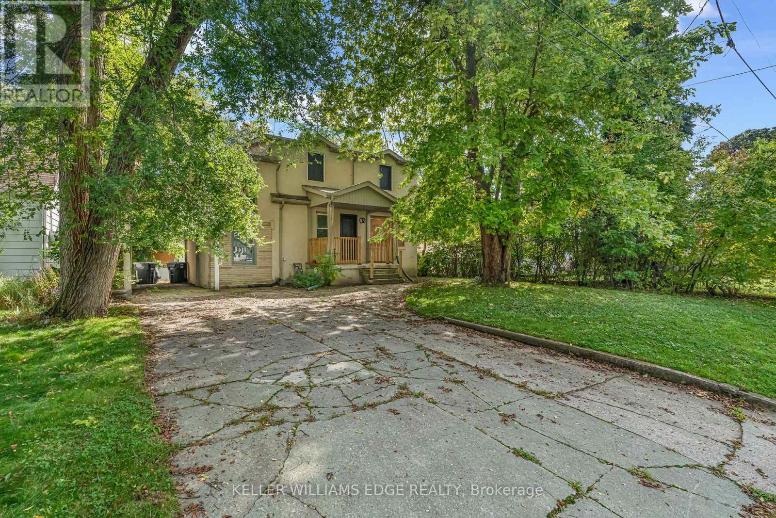 63 Minnewawa Road, Mississauga, Ontario  L5G 1C6 - Photo 3 - W12434339