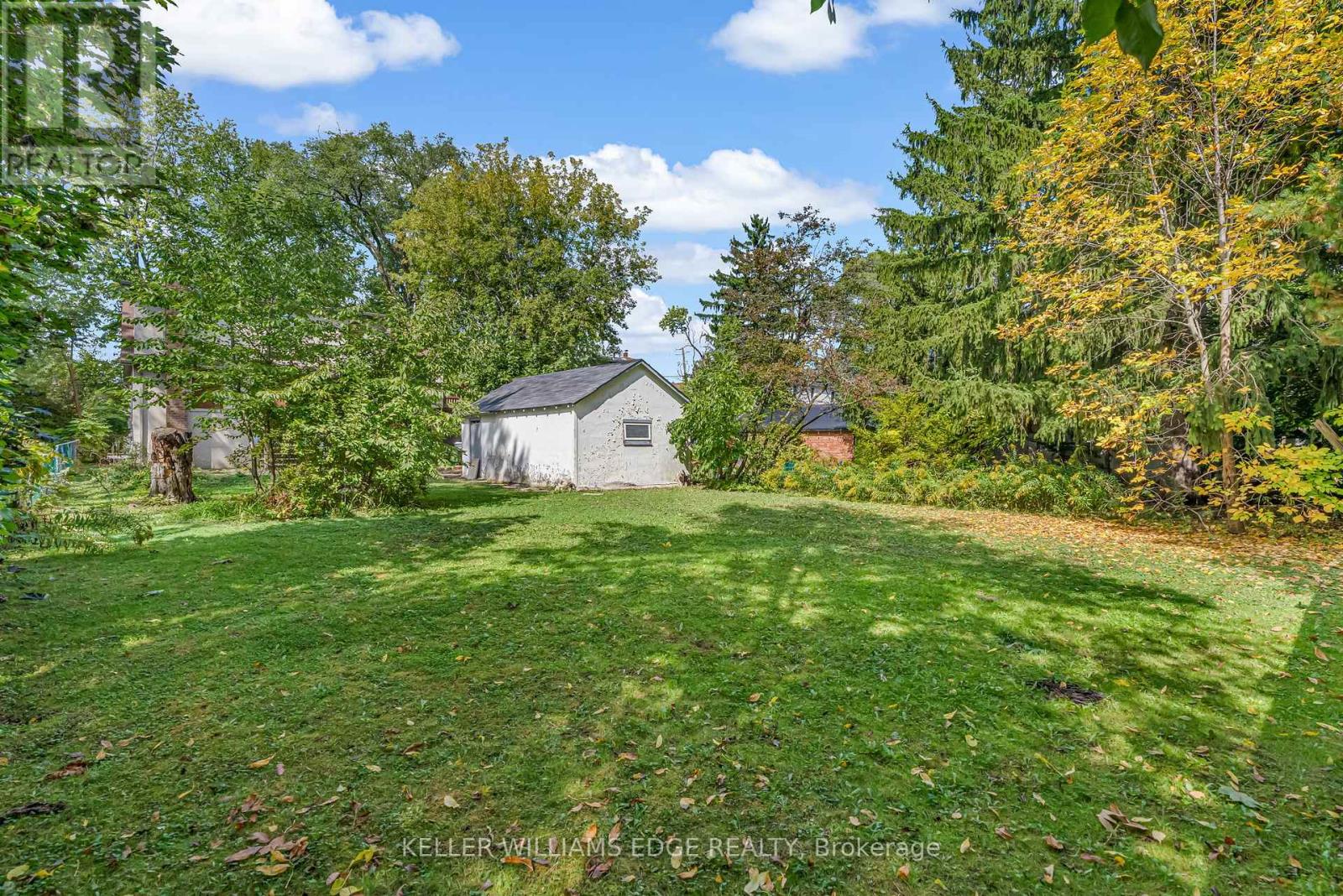 63 Minnewawa Road, Mississauga, Ontario  L5G 1C6 - Photo 9 - W12434339