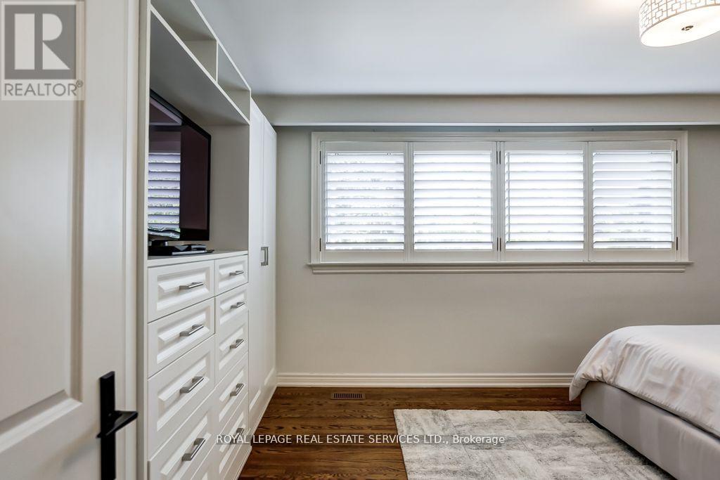 6 Cadman Court, Toronto, Ontario  M9A 4S7 - Photo 17 - W12434343