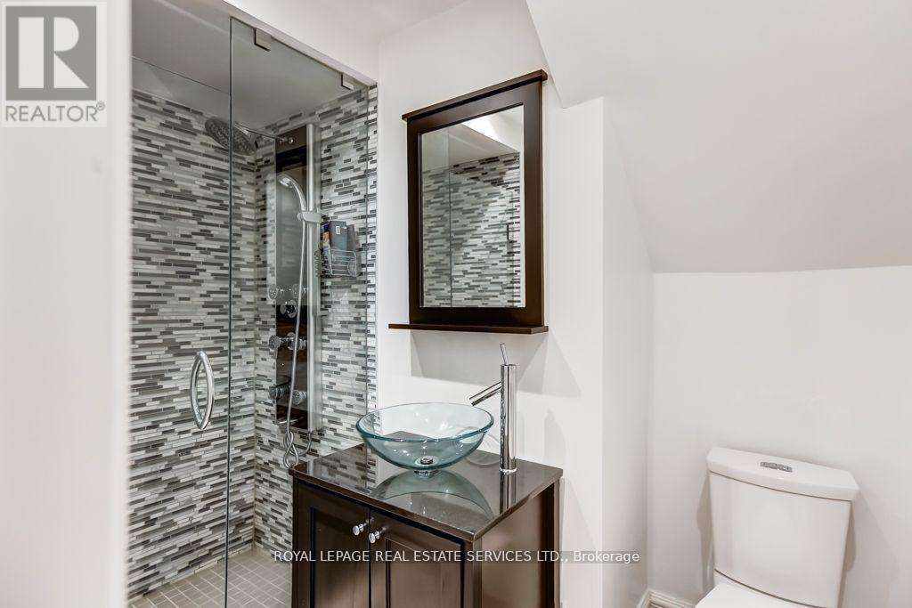 6 Cadman Court, Toronto, Ontario  M9A 4S7 - Photo 34 - W12434343