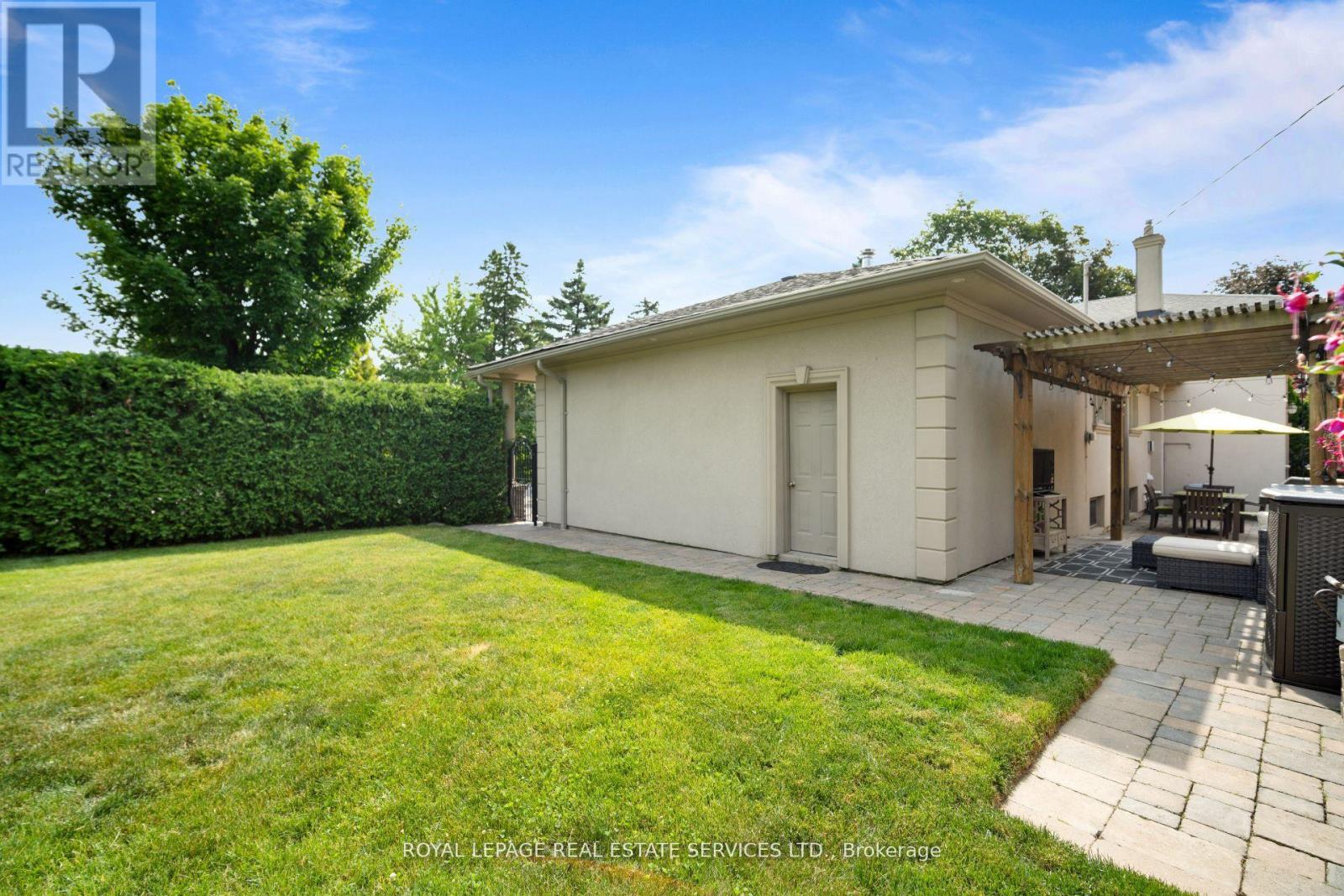 6 Cadman Court, Toronto, Ontario  M9A 4S7 - Photo 37 - W12434343