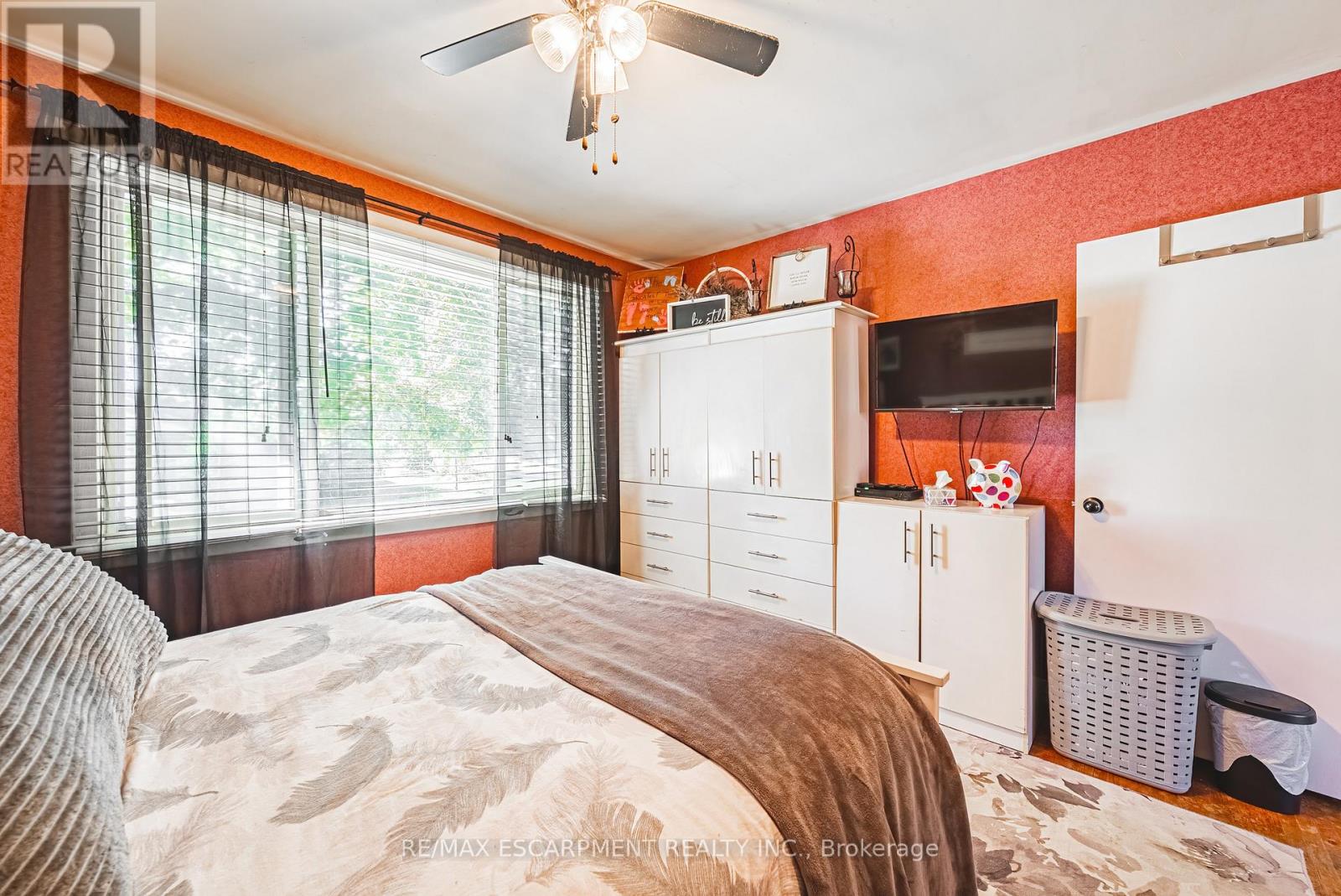 1 Norwich Place, Toronto, Ontario  M9V 2Y9 - Photo 16 - W12434377
