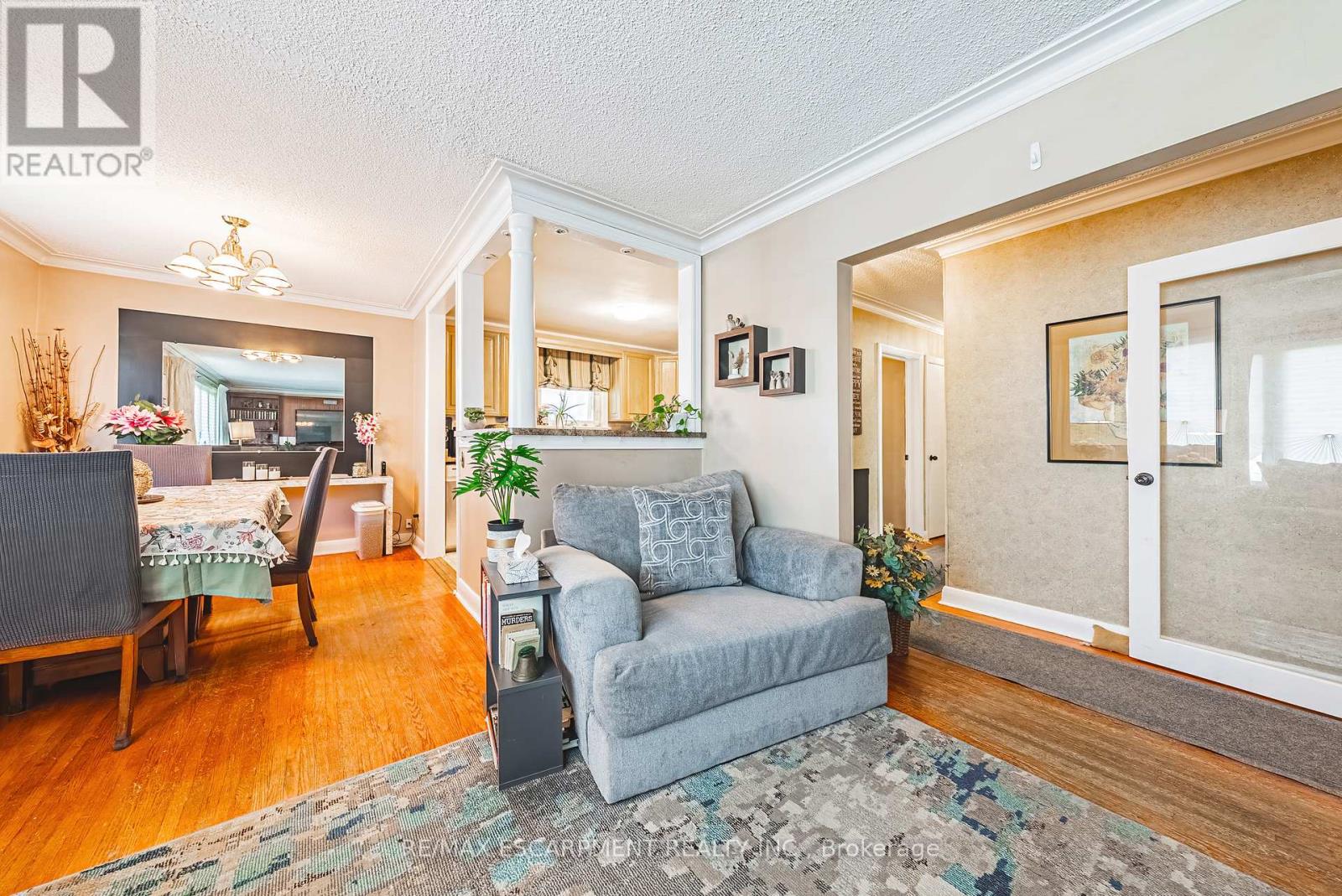1 Norwich Place, Toronto, Ontario  M9V 2Y9 - Photo 8 - W12434377