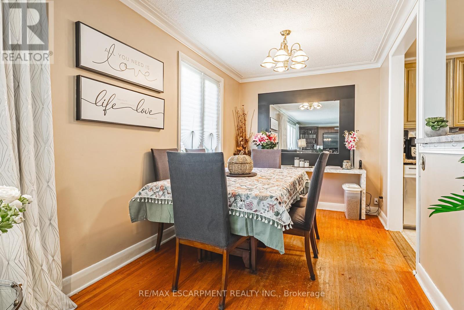 1 Norwich Place, Toronto, Ontario  M9V 2Y9 - Photo 9 - W12434377