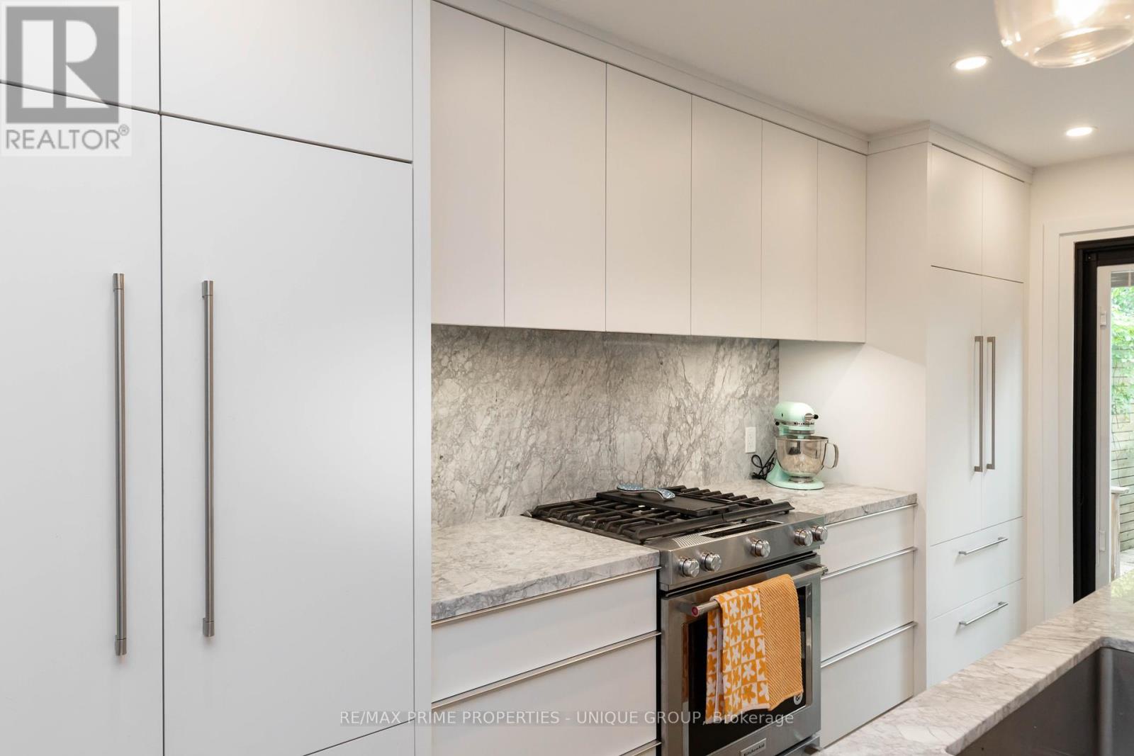 137 Marlborough Place, Toronto, Ontario  M5R 3J5 - Photo 17 - C12434428