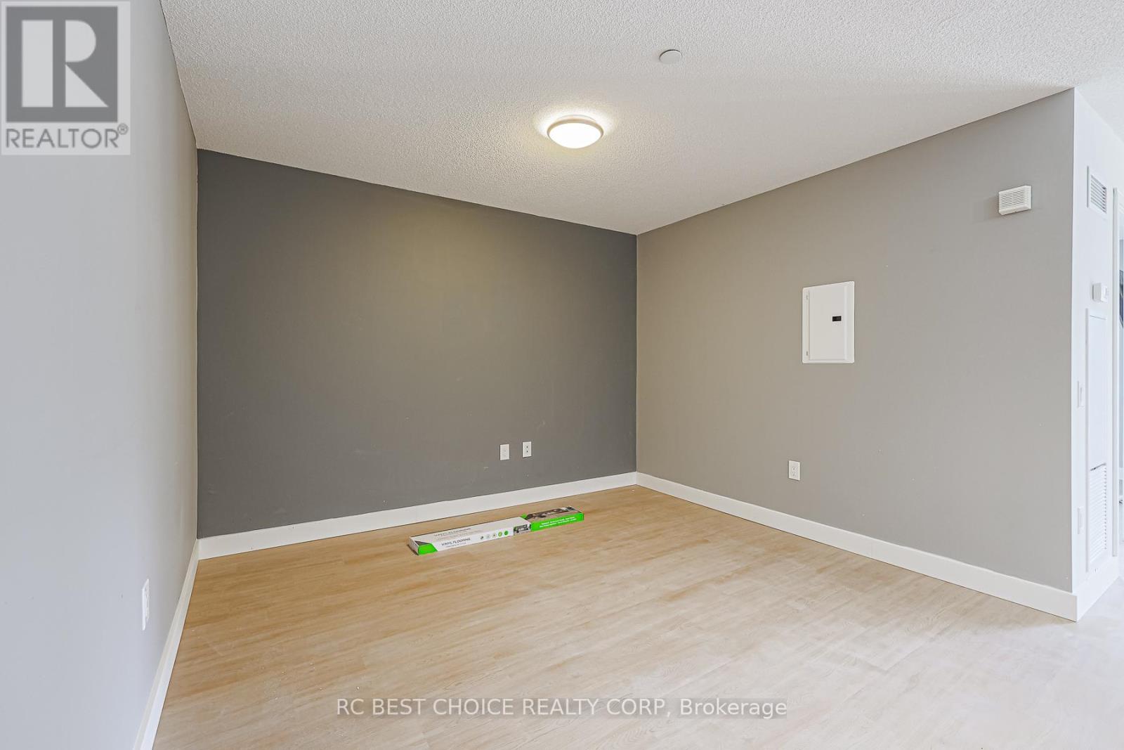 616 - 75 Queens Wharf Road, Toronto, Ontario  M5V 0J8 - Photo 12 - C12434475