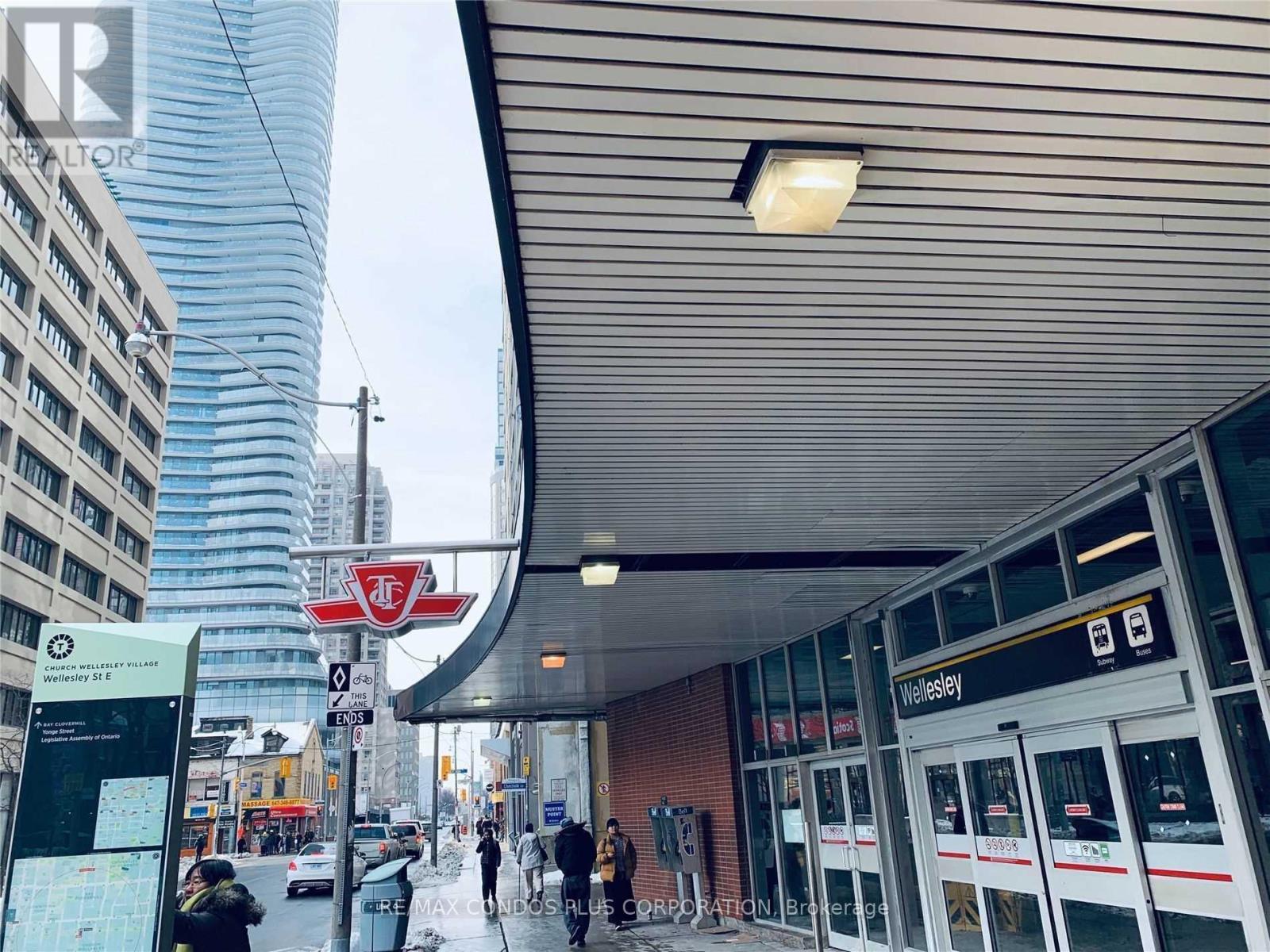 5012 - 11 Wellesley Street, Toronto, Ontario  M4Y 0G4 - Photo 10 - C12434523