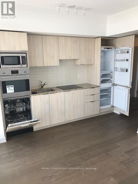5012 - 11 Wellesley Street, Toronto, Ontario  M4Y 0G4 - Photo 13 - C12434523