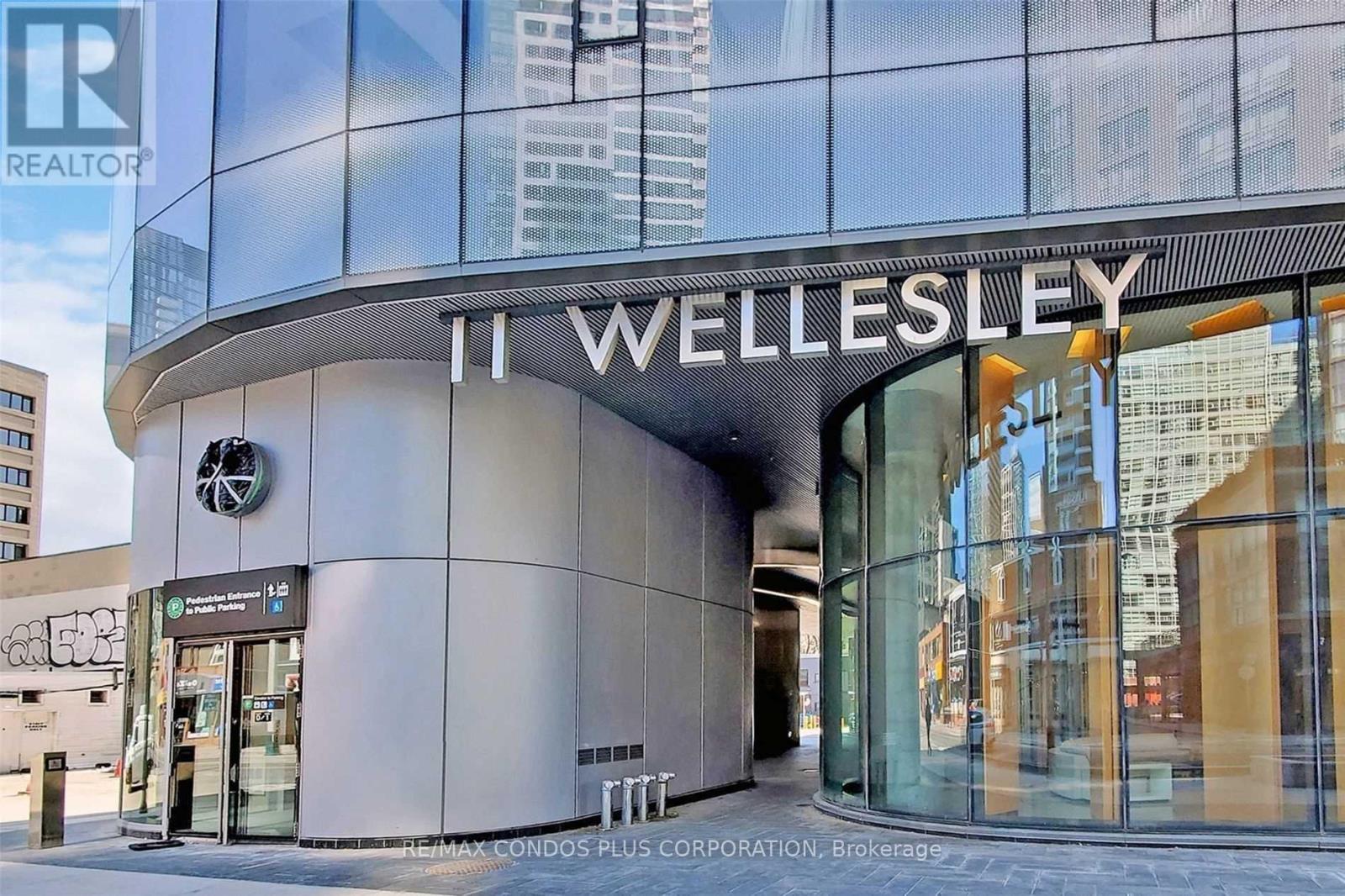 5012 - 11 Wellesley Street, Toronto, Ontario  M4Y 0G4 - Photo 2 - C12434523