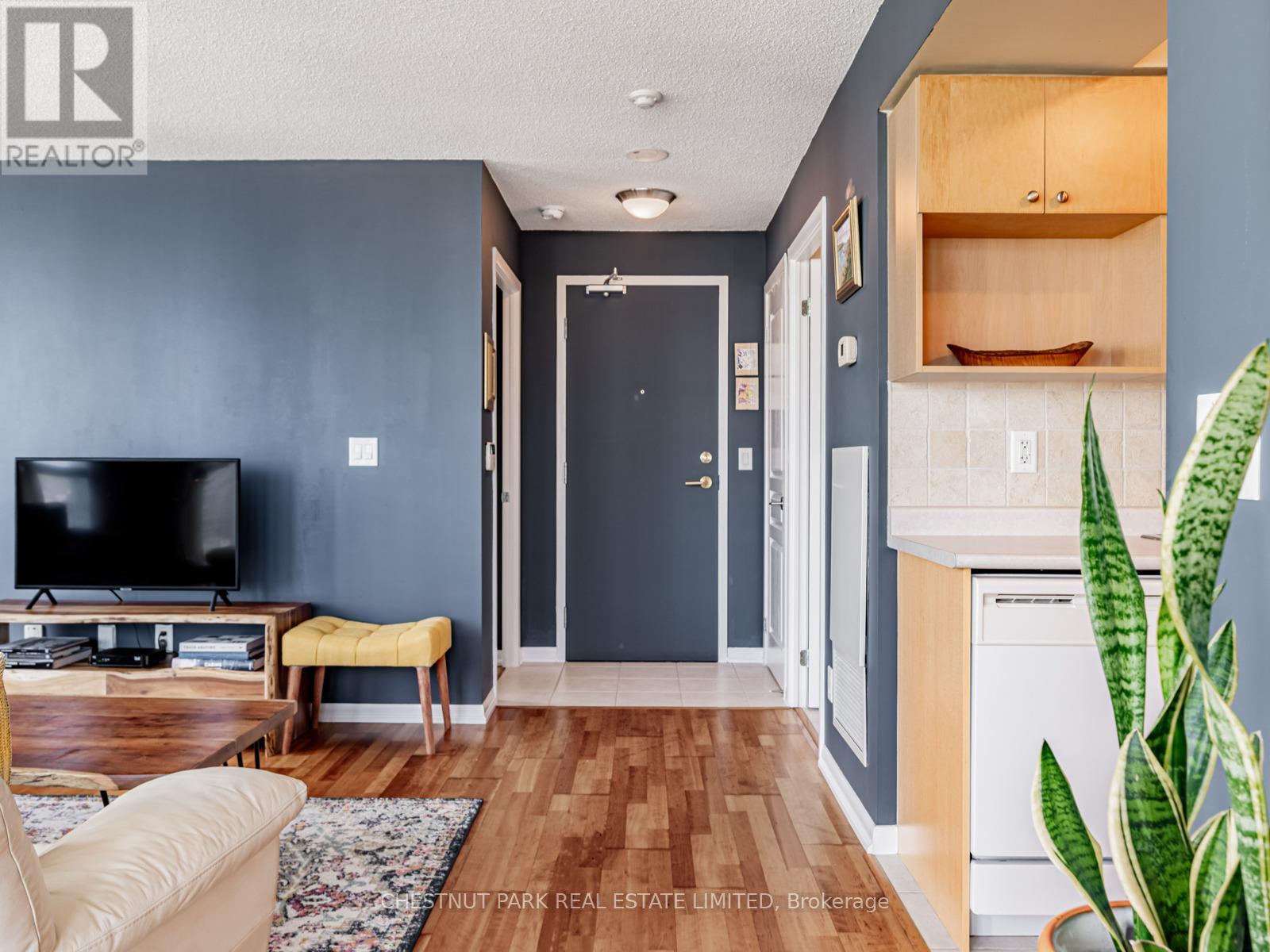 2211 - 18 Yonge Street, Toronto, Ontario  M5E 1Z8 - Photo 2 - C12434529