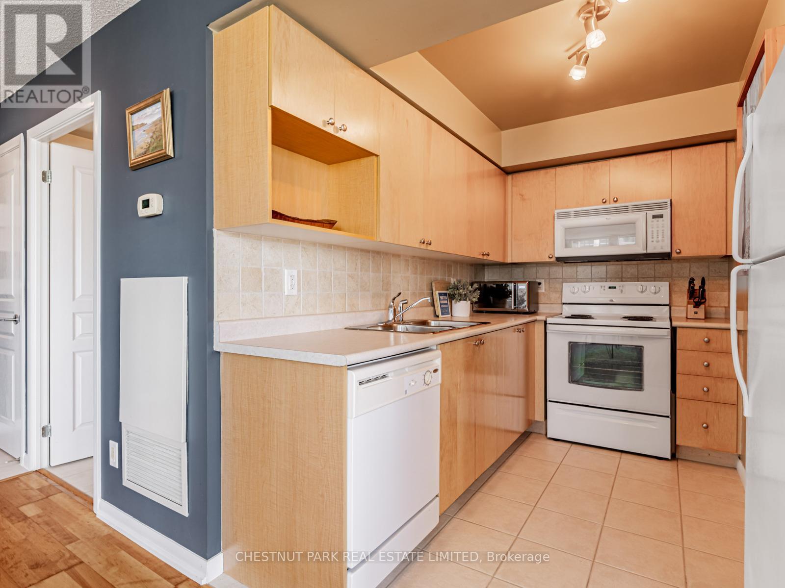 2211 - 18 Yonge Street, Toronto, Ontario  M5E 1Z8 - Photo 3 - C12434529