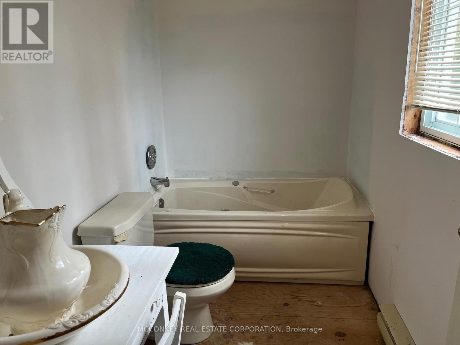 2370 Julia Shore Road E, Douro-Dummer, Ontario  K0L 2H0 - Photo 19 - X12429208