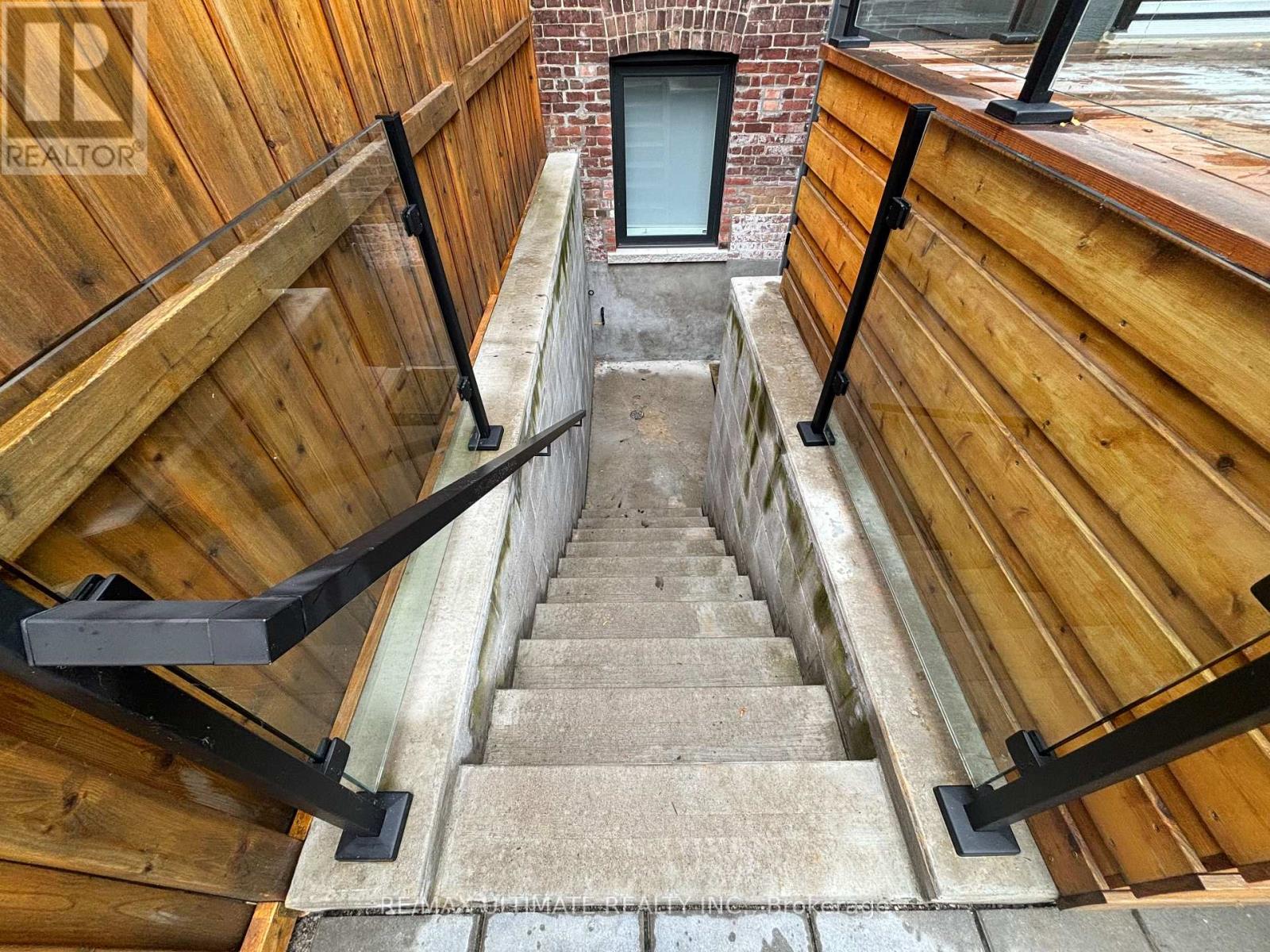 Bsmt - 29 Brookmount Road, Toronto, Ontario  M4L 3M9 - Photo 2 - E12434410