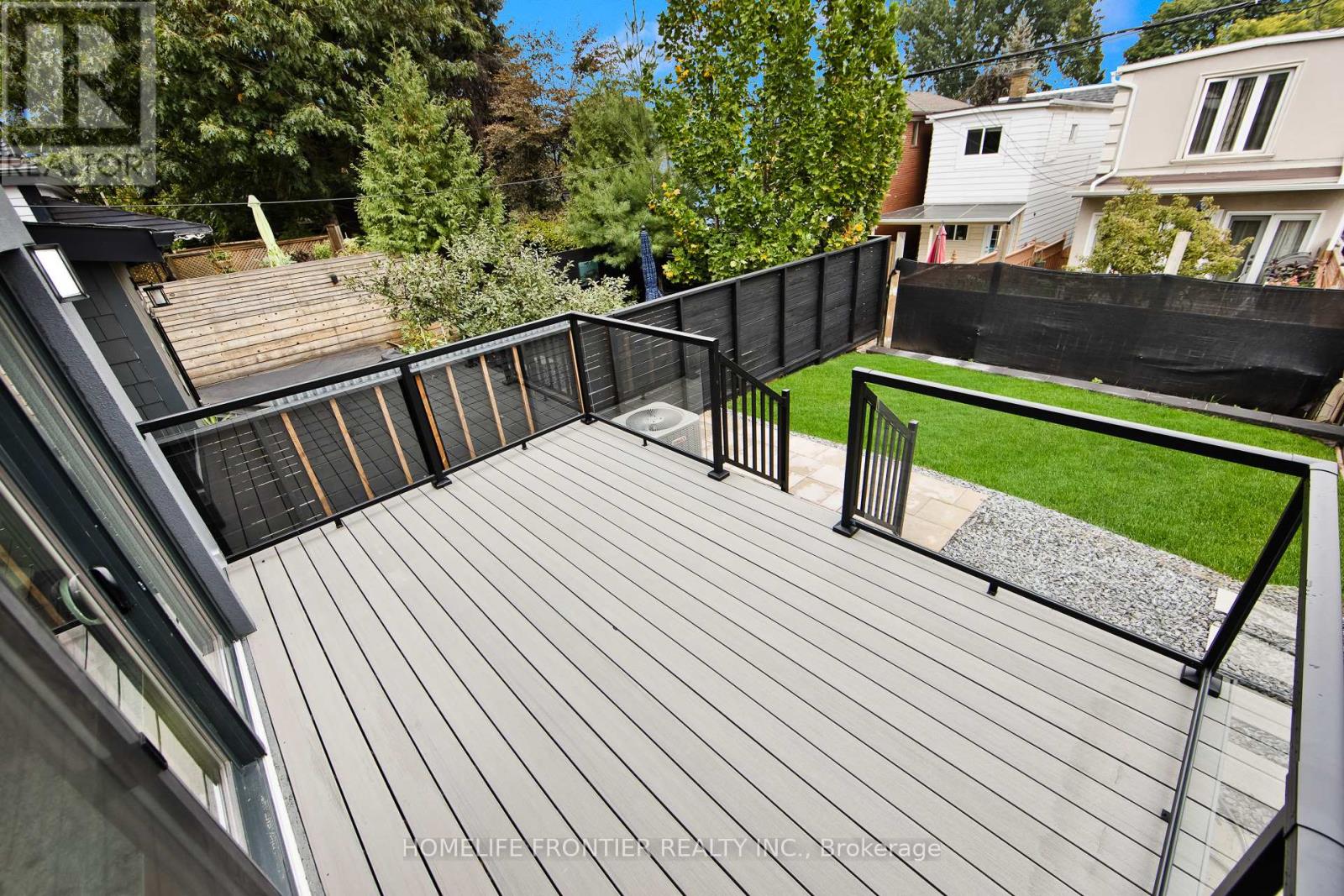 Lower - 3 Wiley Avenue, Toronto, Ontario  M4J 3W3 - Photo 8 - E12434463