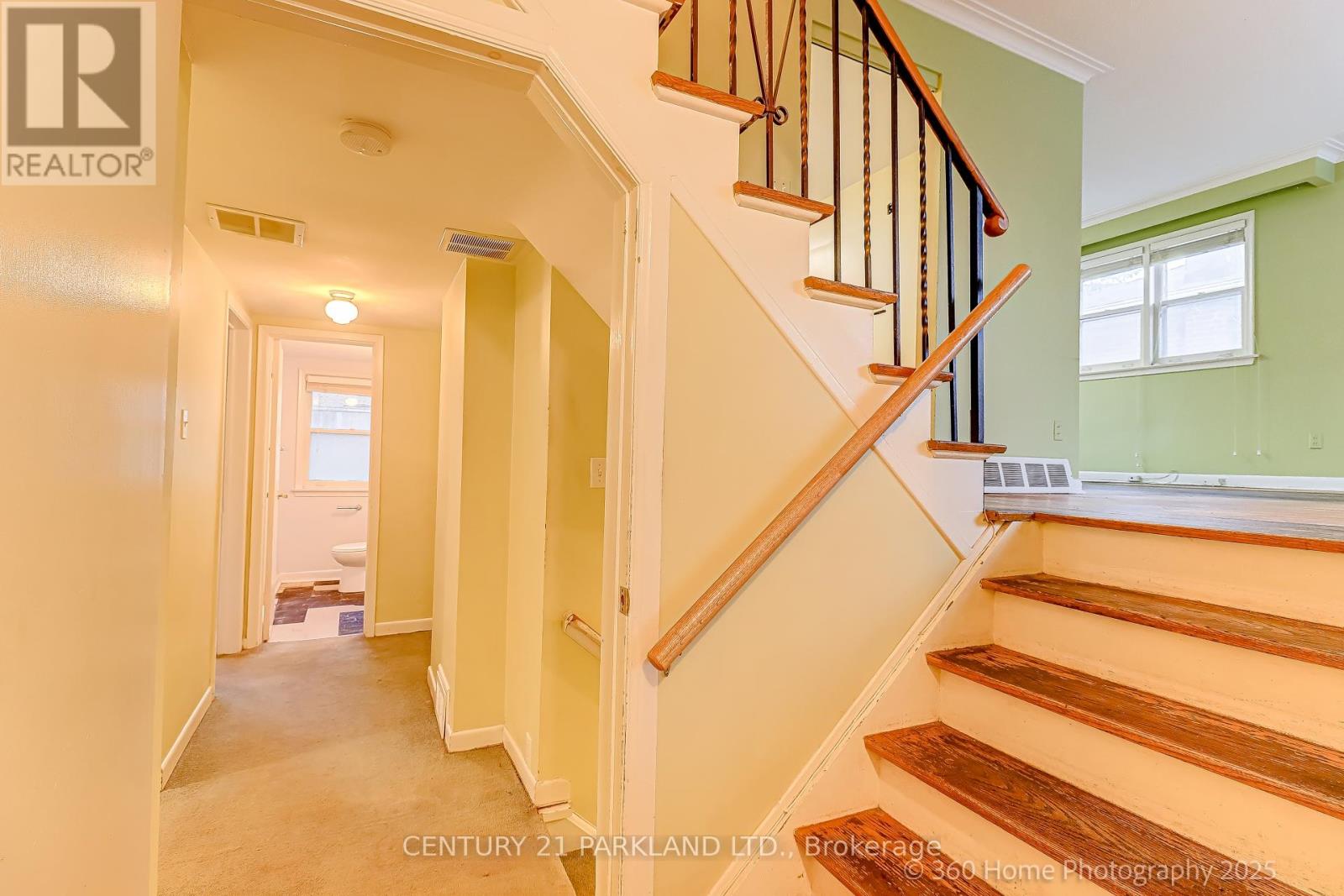 197 Brimorton Drive, Toronto, Ontario  M1H 2C4 - Photo 4 - E12434487