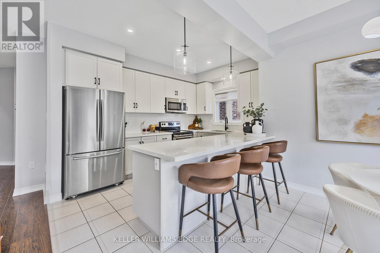 209 Echovalley Drive, Hamilton, Ontario  L8J 0H1 - Photo 10 - X12434322