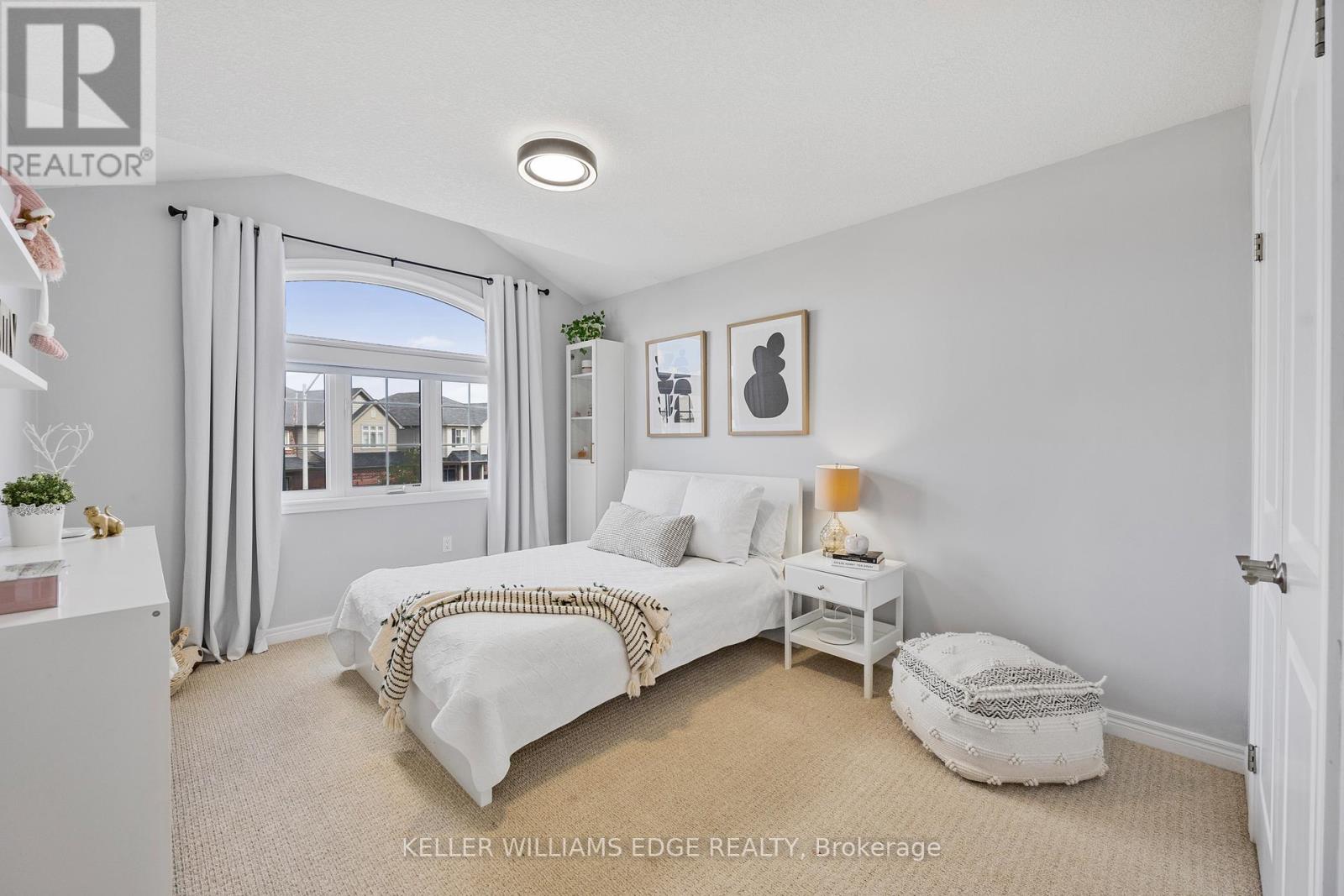 209 Echovalley Drive, Hamilton, Ontario  L8J 0H1 - Photo 21 - X12434322