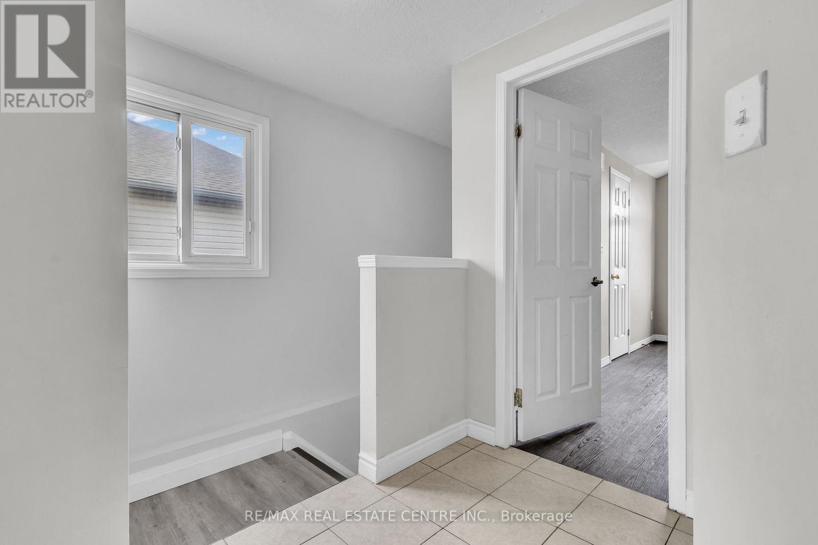 244 Activa Avenue, Kitchener, Ontario  N2E 3T9 - Photo 16 - X12434351