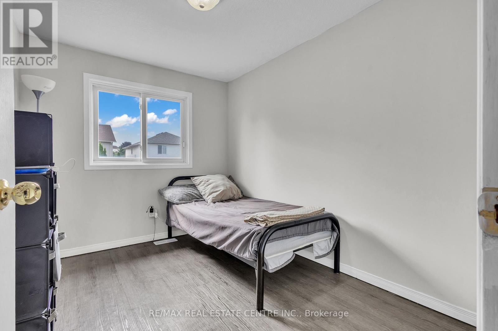 244 Activa Avenue, Kitchener, Ontario  N2E 3T9 - Photo 17 - X12434351