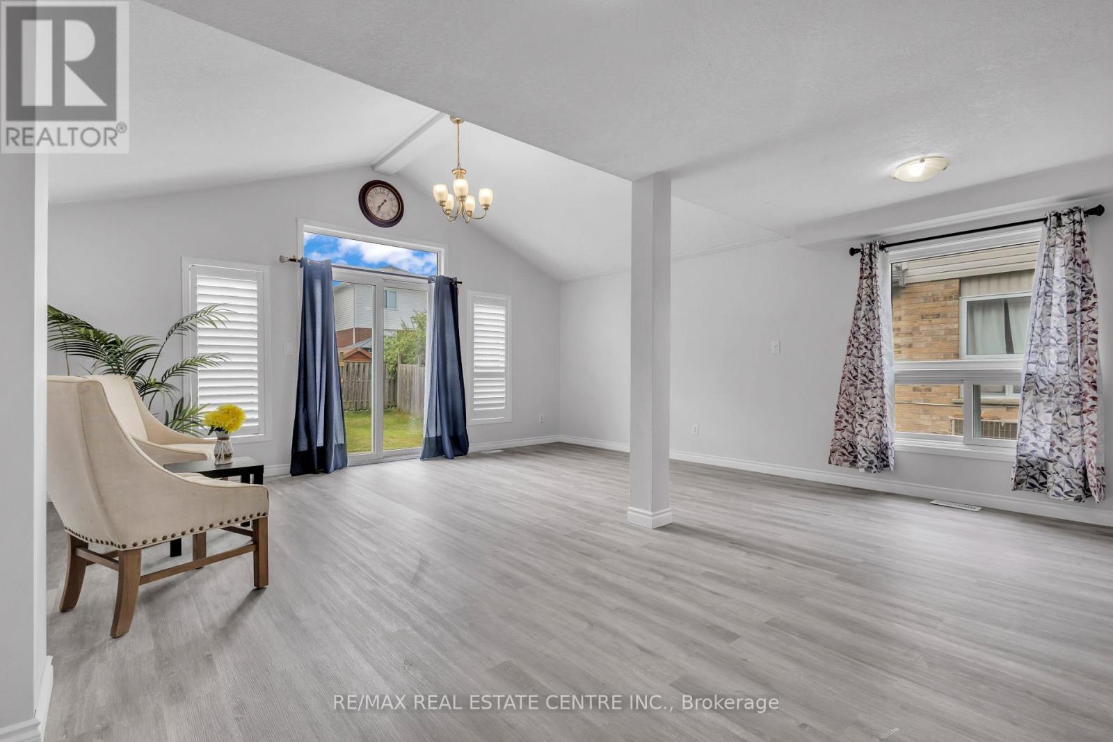 244 Activa Avenue, Kitchener, Ontario  N2E 3T9 - Photo 8 - X12434351