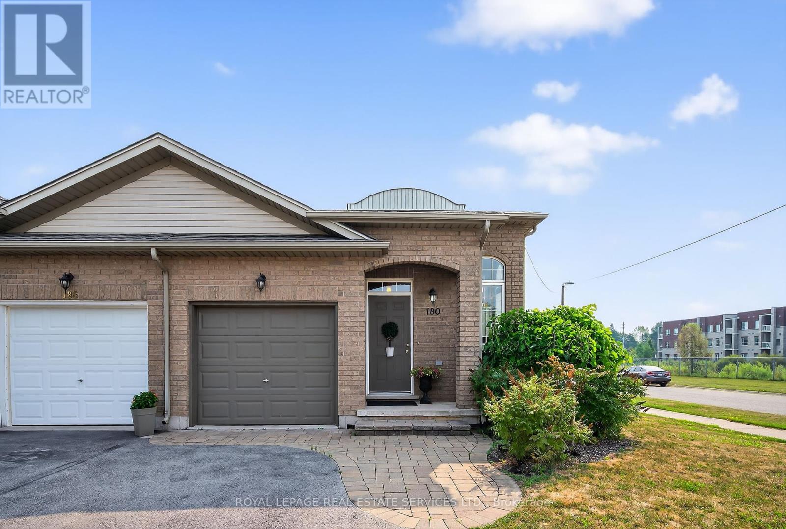 180 Oakcrest Avenue, Welland, Ontario  L3C 7K3 - Photo 1 - X12434372