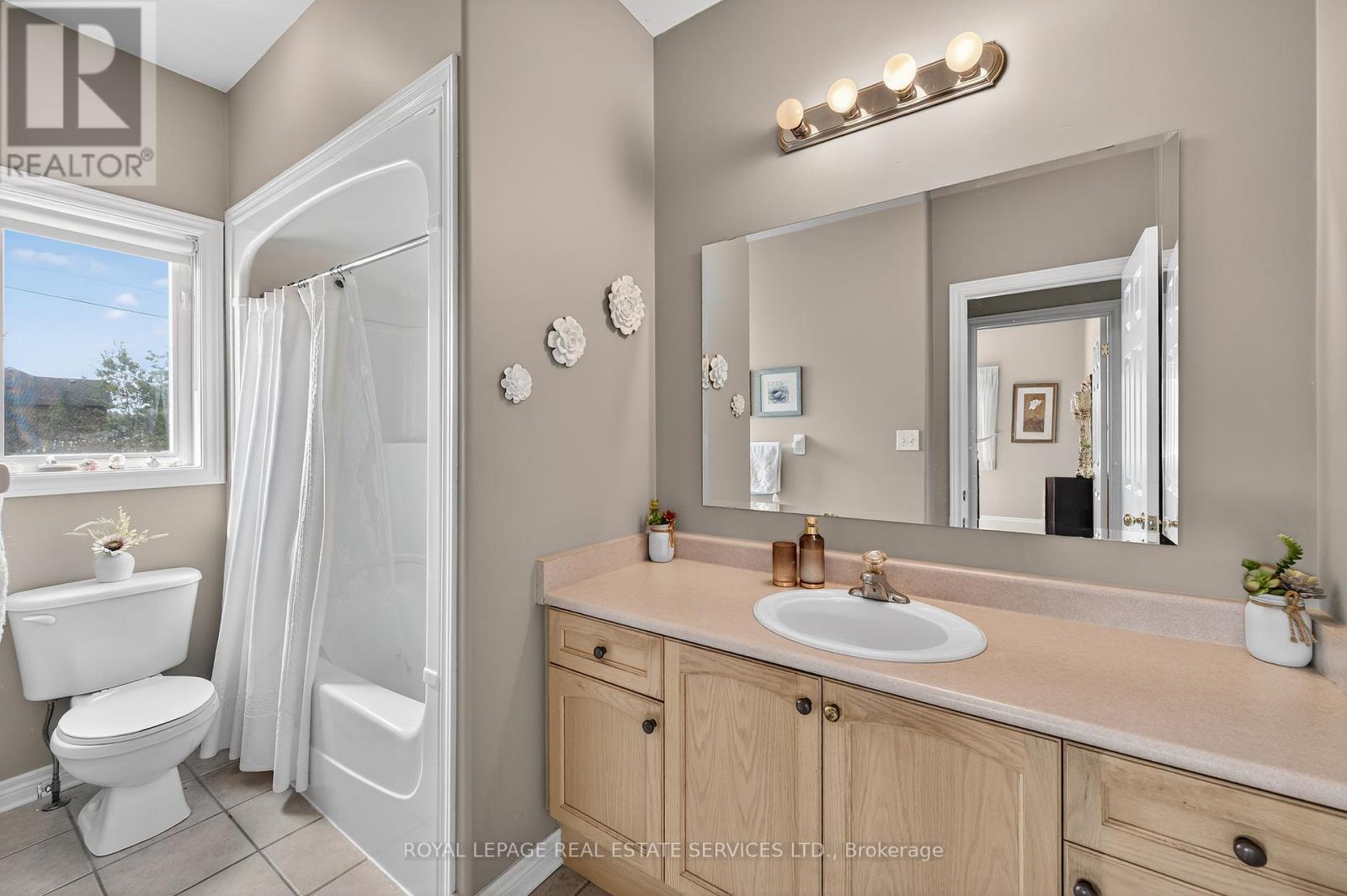 180 Oakcrest Avenue, Welland, Ontario  L3C 7K3 - Photo 19 - X12434372