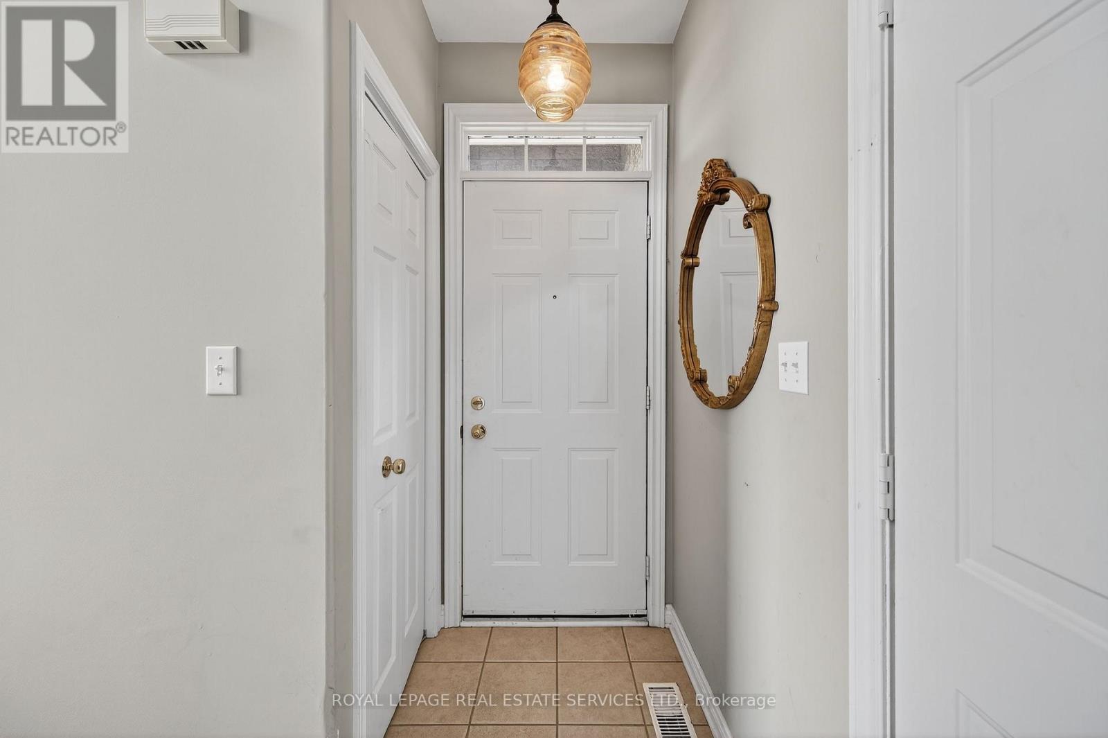 180 Oakcrest Avenue, Welland, Ontario  L3C 7K3 - Photo 4 - X12434372