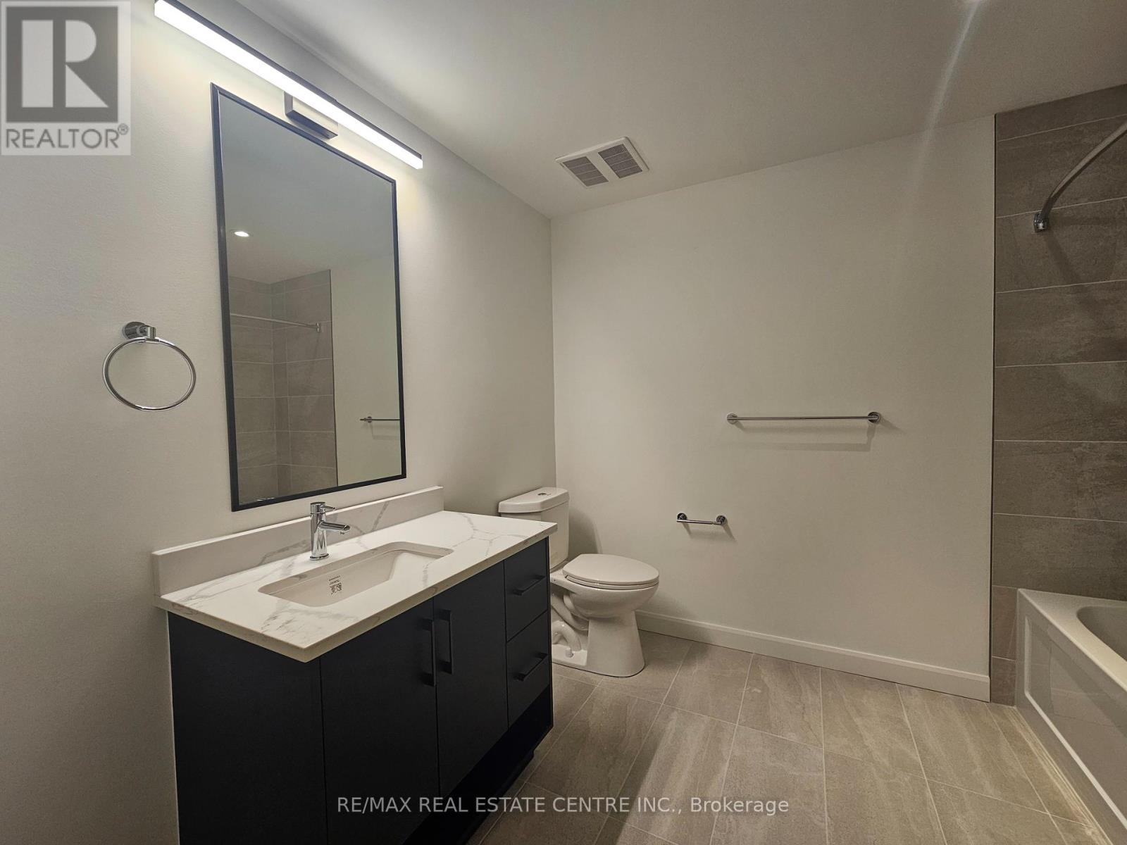 1705 - 741 King Street W, Kitchener, Ontario  N2G 1E5 - Photo 14 - X12434376