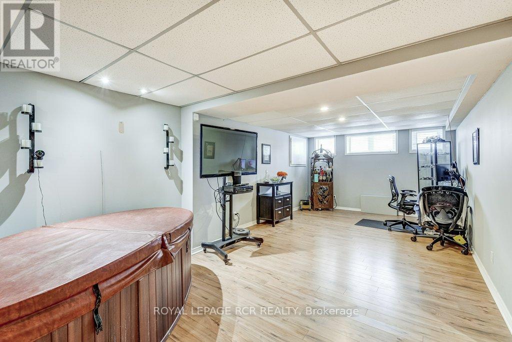 199 King Street, East Gwillimbury, Ontario  L0G 1M0 - Photo 24 - N12434434