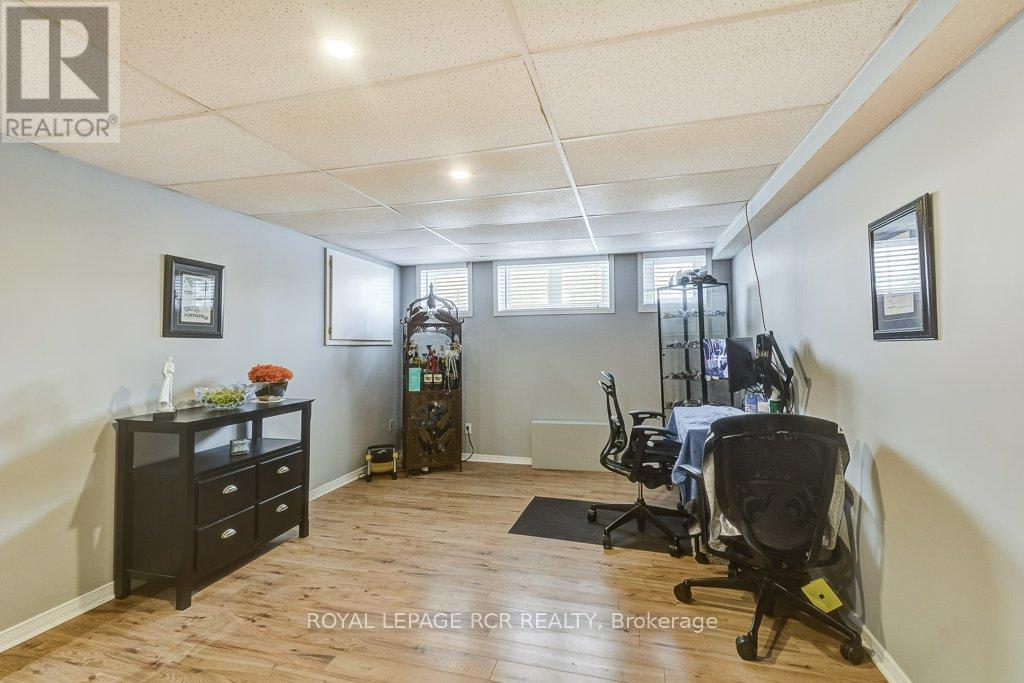 199 King Street, East Gwillimbury, Ontario  L0G 1M0 - Photo 25 - N12434434