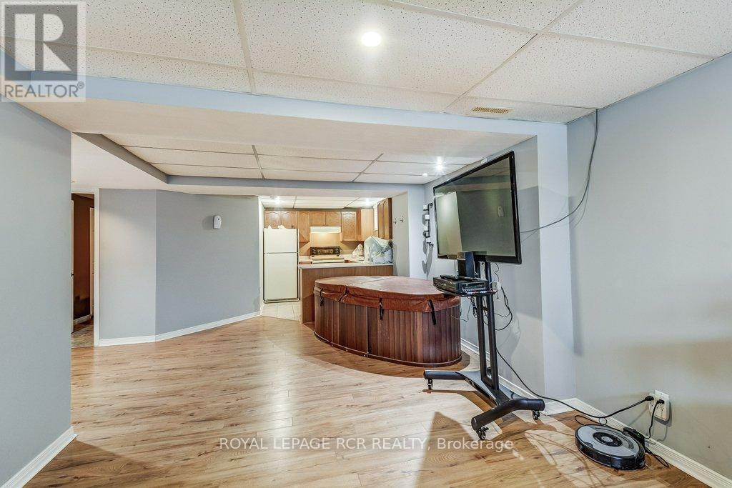 199 King Street, East Gwillimbury, Ontario  L0G 1M0 - Photo 26 - N12434434