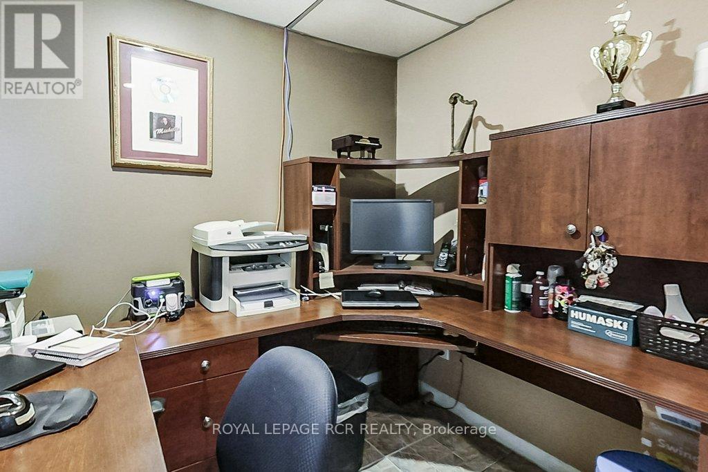 199 King Street, East Gwillimbury, Ontario  L0G 1M0 - Photo 28 - N12434434
