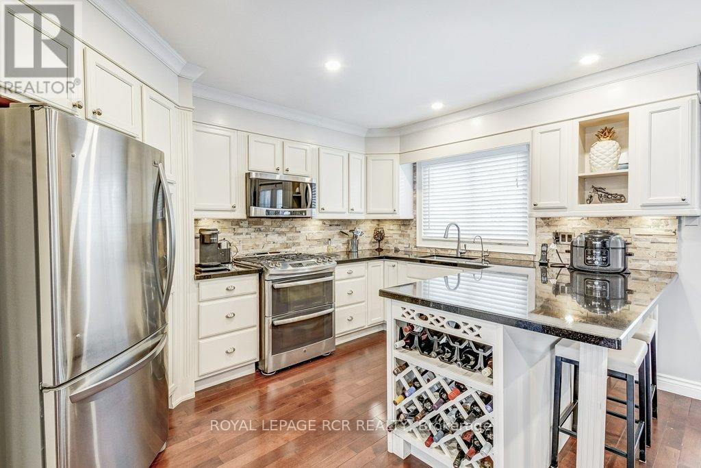 199 King Street, East Gwillimbury, Ontario  L0G 1M0 - Photo 8 - N12434434